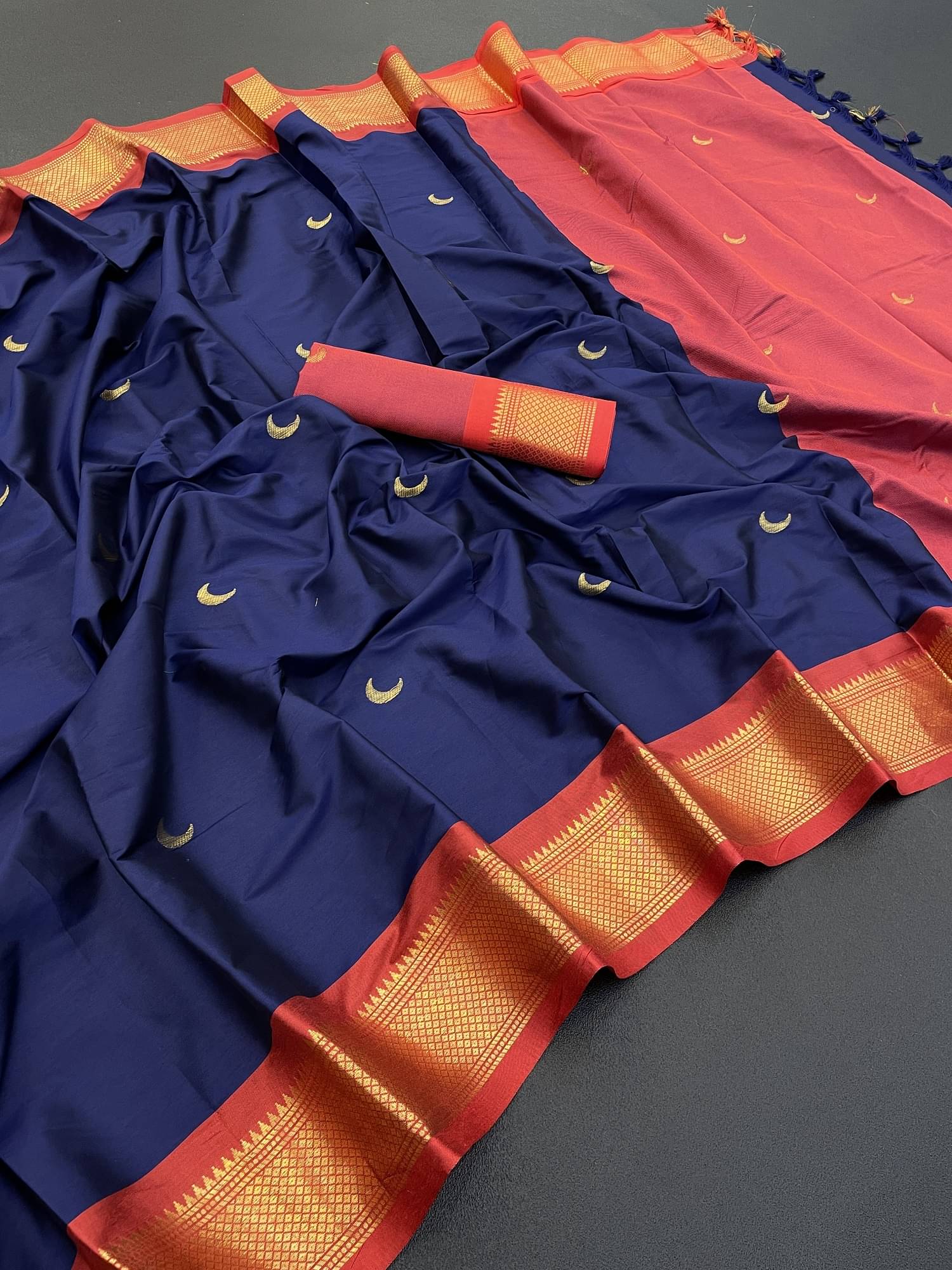 FAB SILK Cotton Silk Embellished Banarasi saree With Unstitched Blouse Piece ( Navy Blue ) FAB SILK Cotton Silk Embellished Banarasi saree With Unstitched Blouse Piece ( Navy Blue )