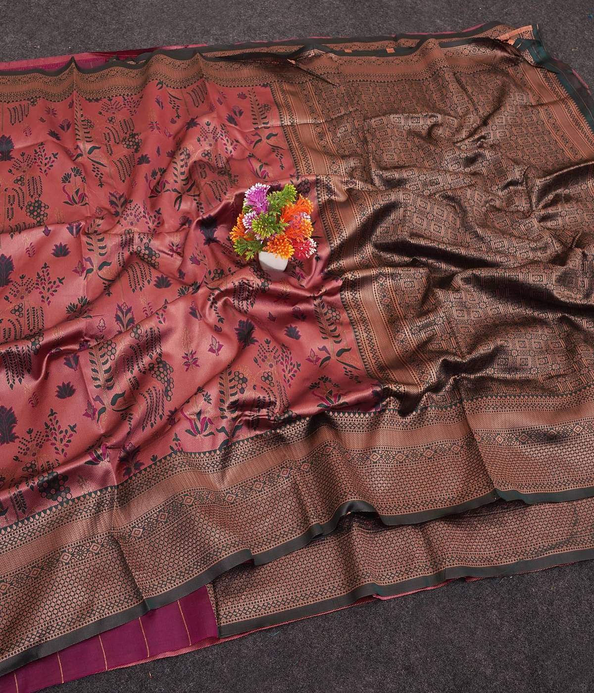     			Indesa Art Silk Solid Banarasi saree With Unstitched Blouse Piece ( Maroon )