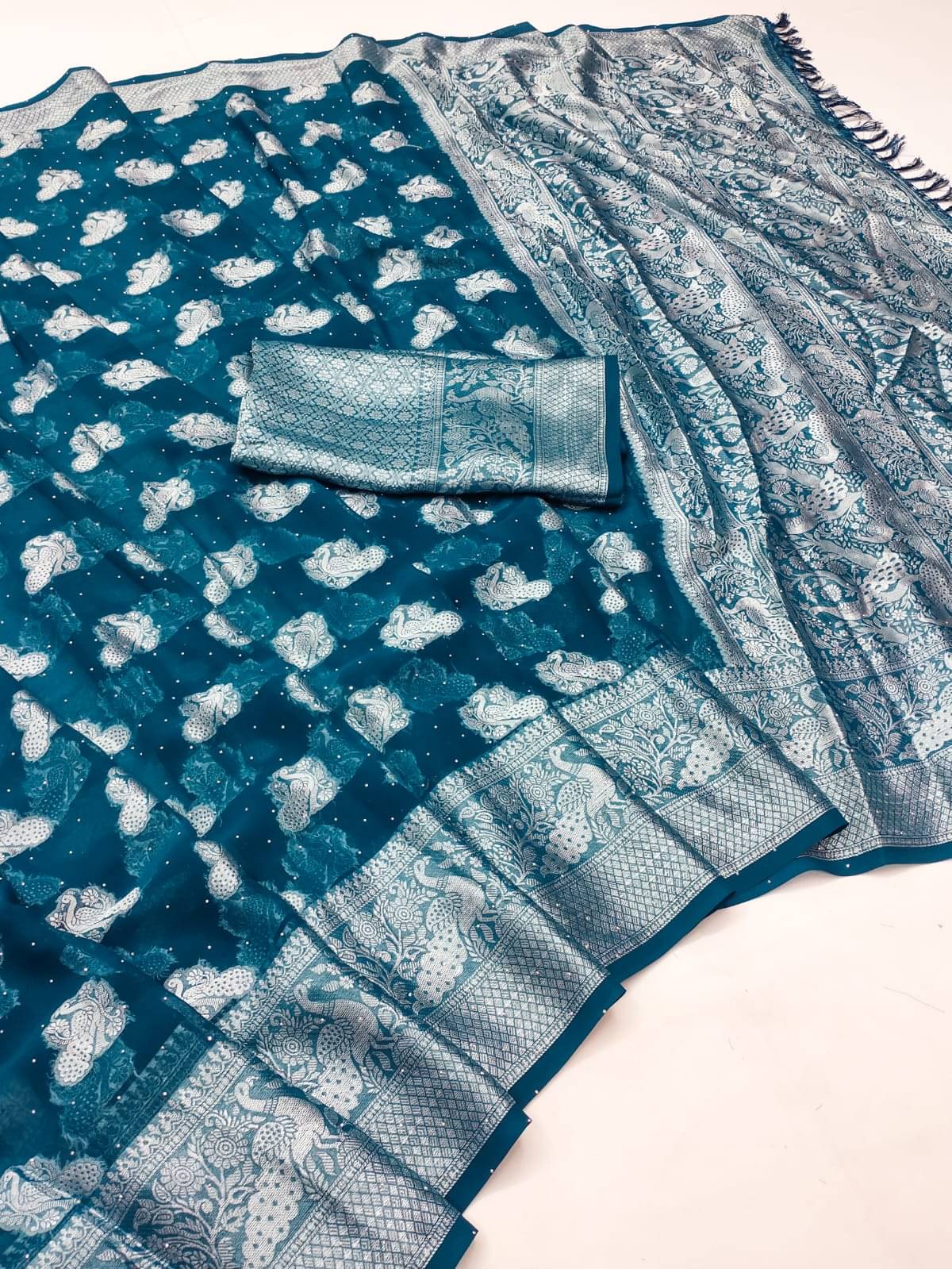 Kalpana Creation Georgette Woven Banarasi saree With Unstitched Blouse Piece ( Olive )     			Kalpana Creation Georgette Woven Banarasi saree With Unstitched Blouse Piece ( Olive )