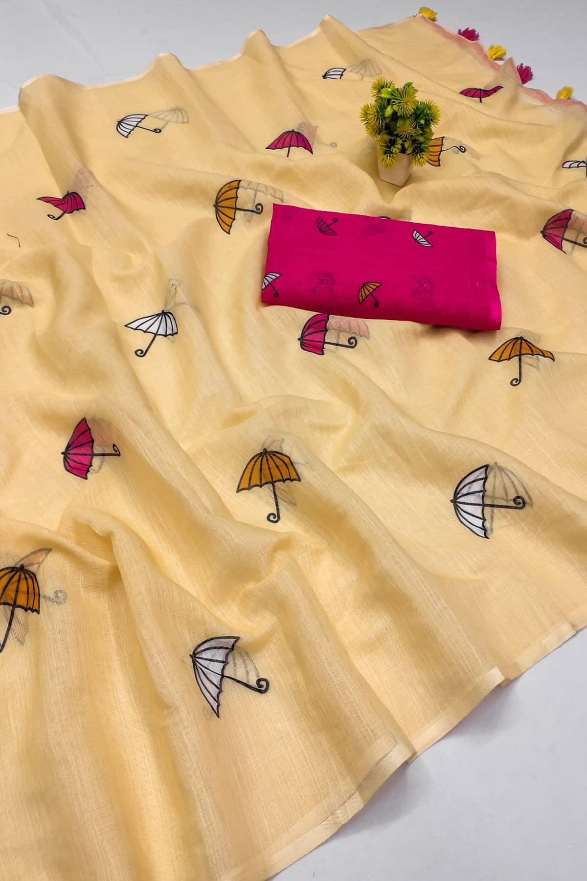 Kalpana Creation Linen Printed Uppada saree With Unstitched Blouse Piece ( Cream ) Kalpana Creation Linen Printed Uppada saree With Unstitched Blouse Piece ( Cream )
