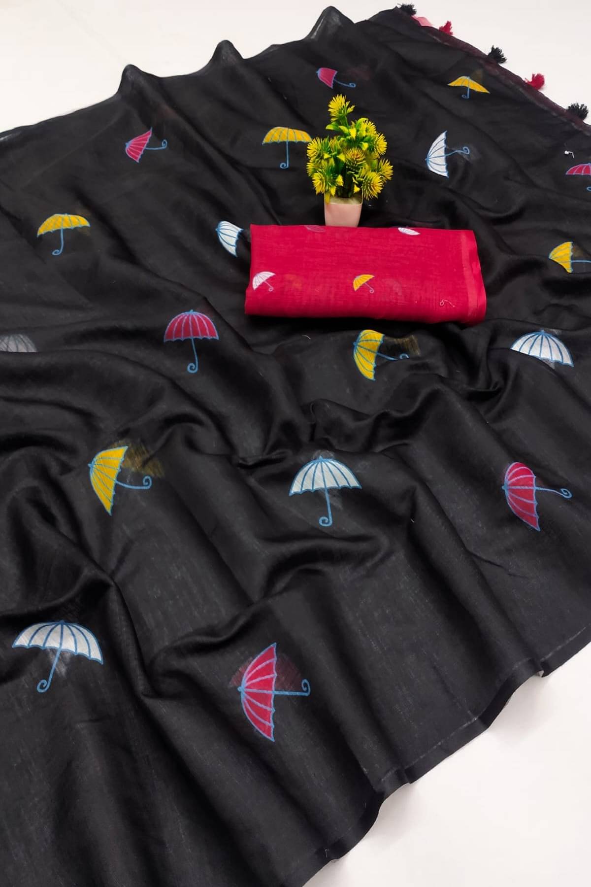 Kalpana Creation Linen Printed Uppada saree With Unstitched Blouse Piece ( Black ) Kalpana Creation Linen Printed Uppada saree With Unstitched Blouse Piece ( Black )