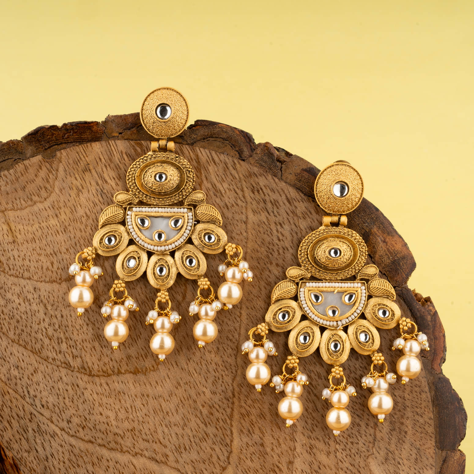     			Rhosyn Golden Drop Earrings ( Pack of 1 )