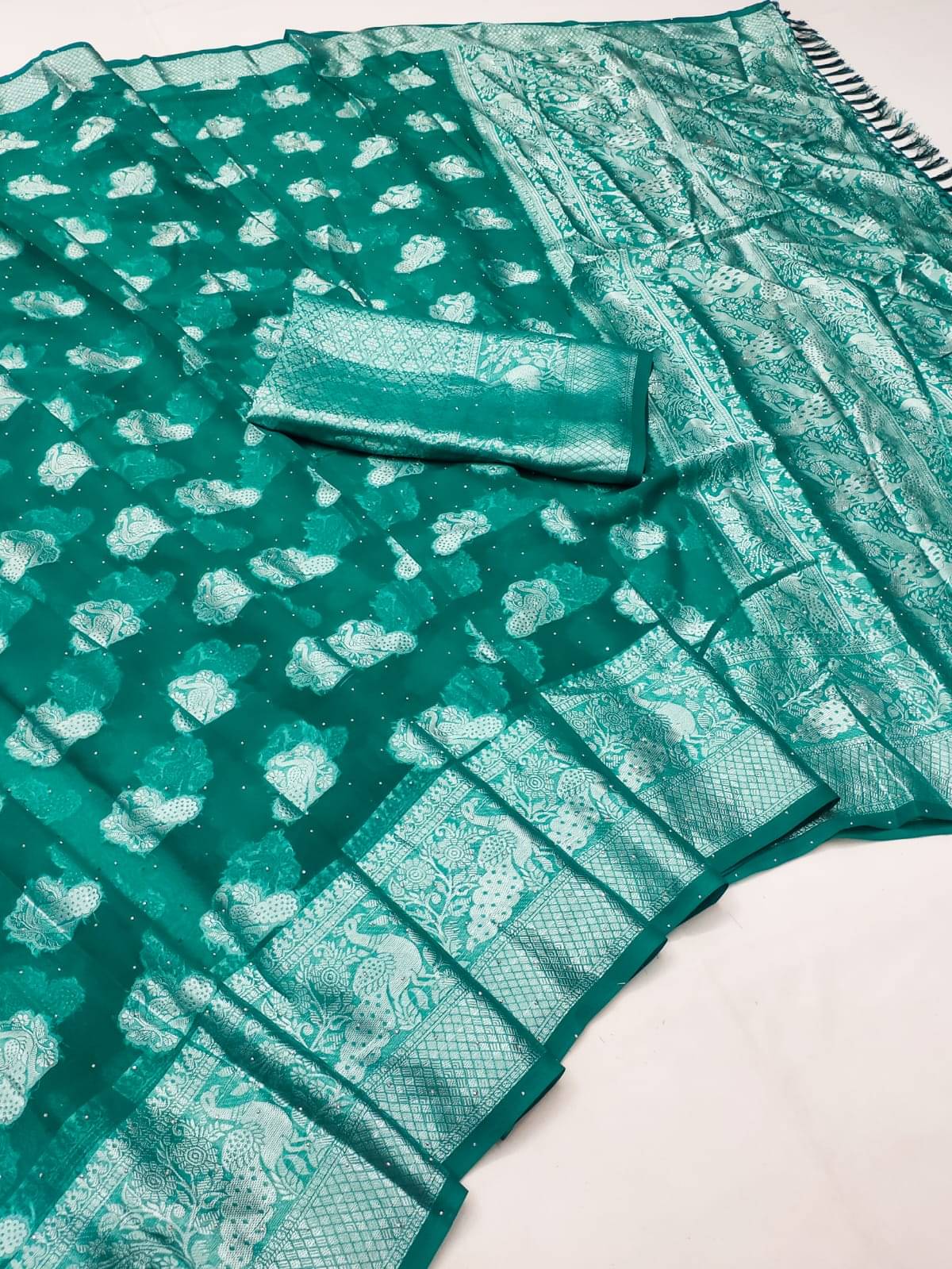     			supalee Tex Georgette Woven Banarasi saree With Unstitched Blouse Piece ( Rama )