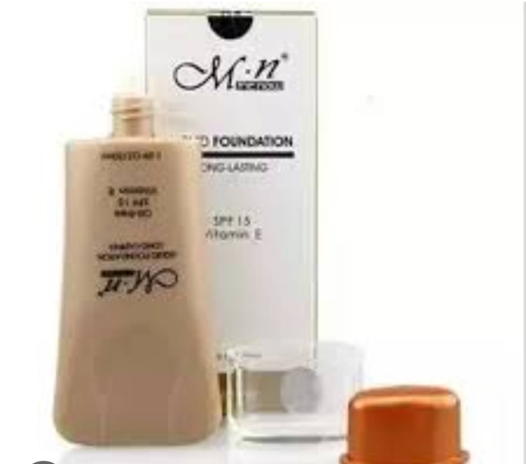     			Generic Matte Cream For All Skin Types Skin Light Foundation Pack of 1