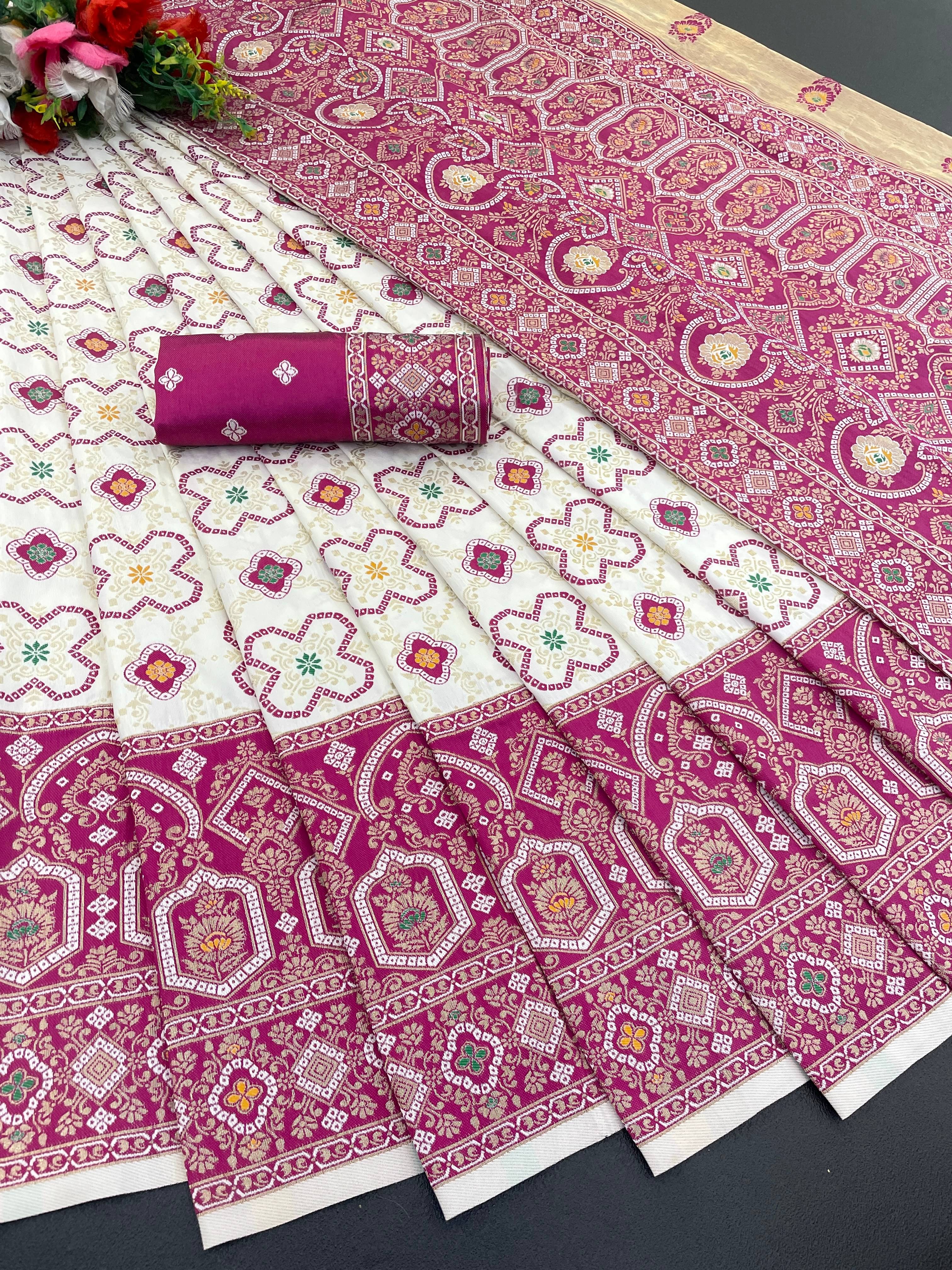     			SHIRODHARI Silk Blend Printed Ilkal Saree With Unstitched Blouse Piece ( Wine )