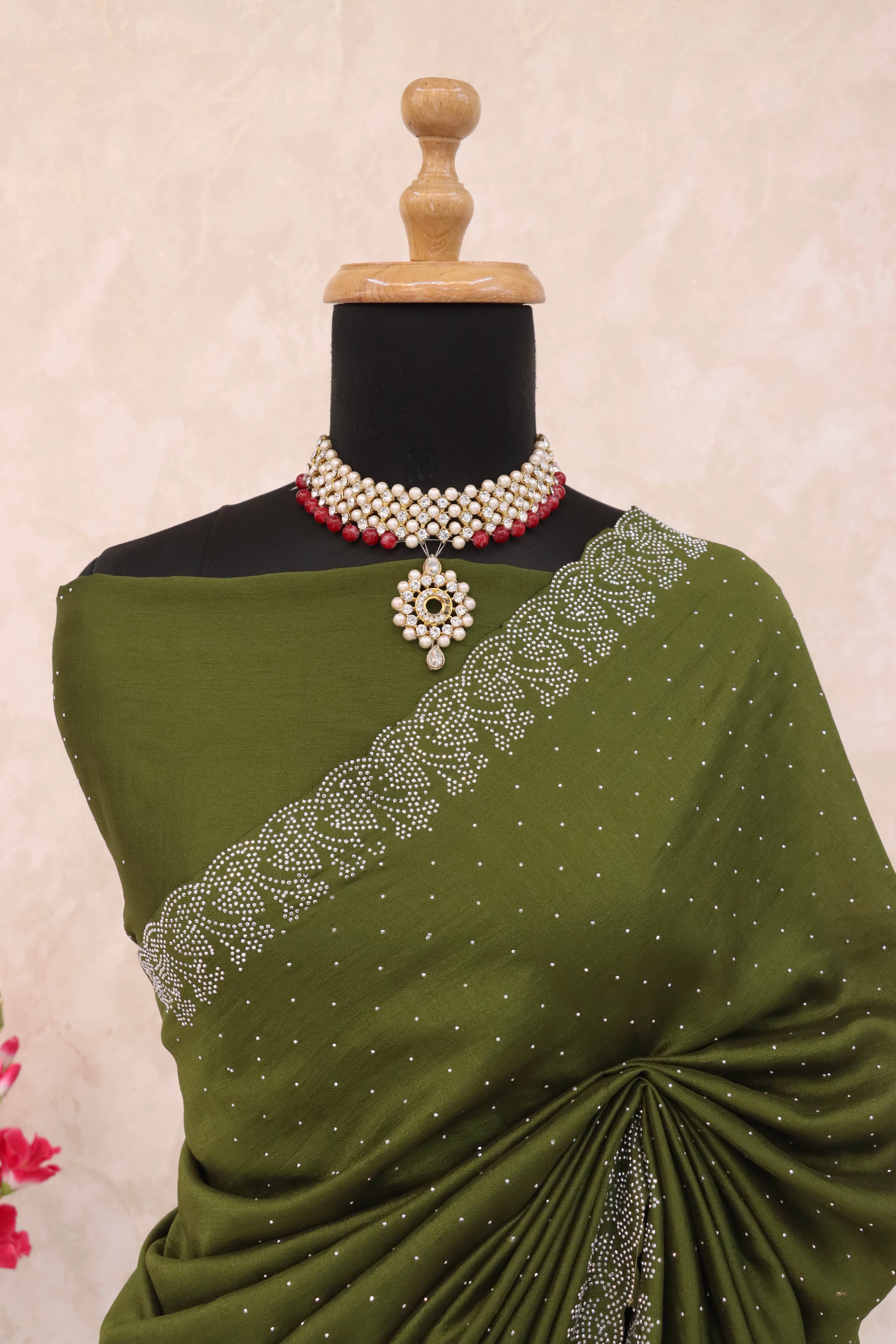     			SHIRODHARI Silk Blend Solid Ilkal Saree With Unstitched Blouse Piece ( Dark Grey )