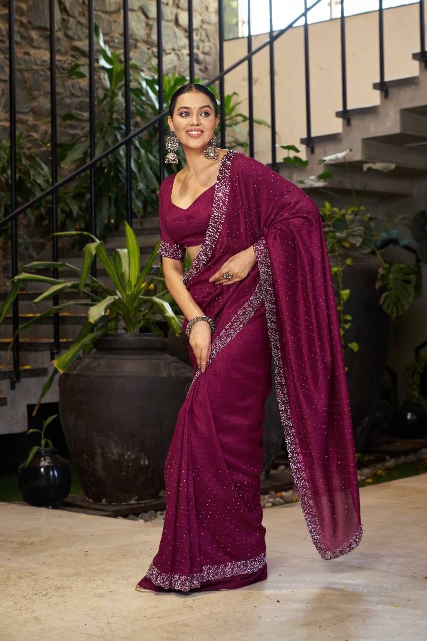 SHIRODHARI Silk Blend Solid Ilkal Saree With Unstitched Blouse Piece ( Wine ) SHIRODHARI Silk Blend Solid Ilkal Saree With Unstitched Blouse Piece ( Wine )