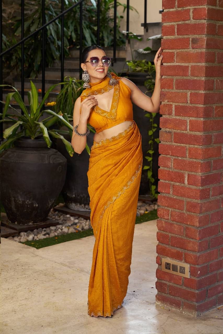 SHIRODHARI Silk Blend Solid Ilkal Saree With Unstitched Blouse Piece ( Yellow ) SHIRODHARI Silk Blend Solid Ilkal Saree With Unstitched Blouse Piece ( Yellow )