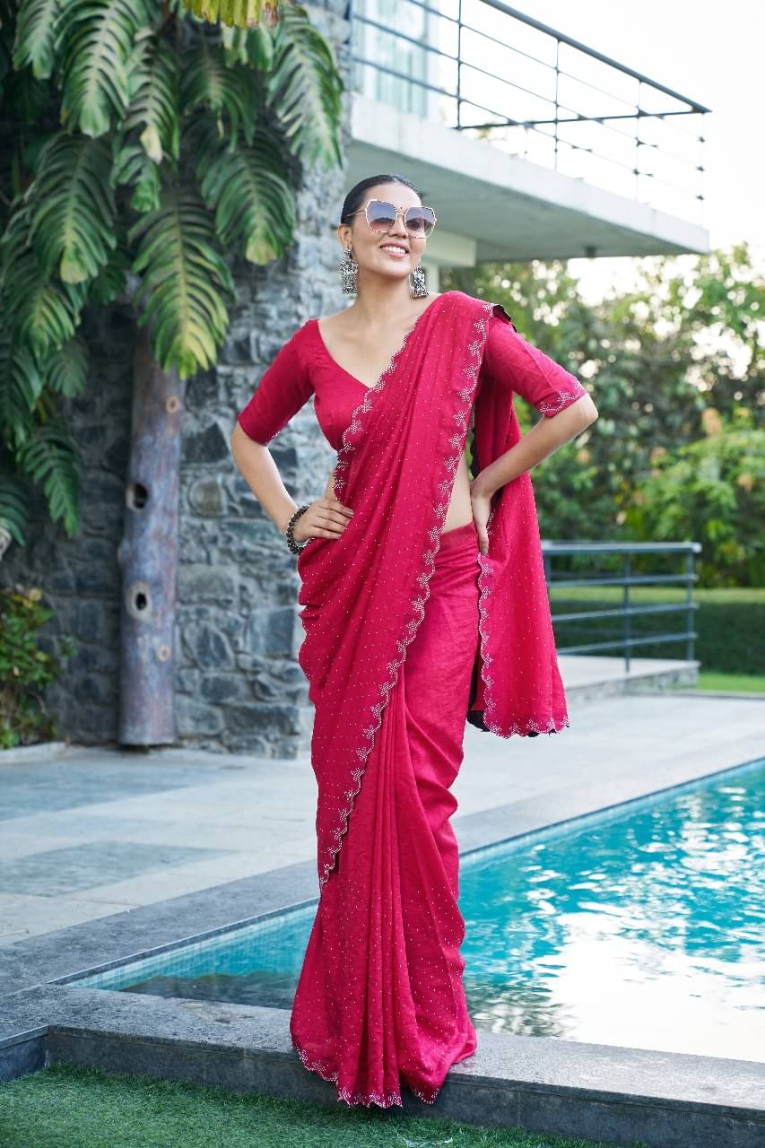 SHIRODHARI Silk Blend Solid Ilkal Saree With Unstitched Blouse Piece ( Pink ) SHIRODHARI Silk Blend Solid Ilkal Saree With Unstitched Blouse Piece ( Pink )