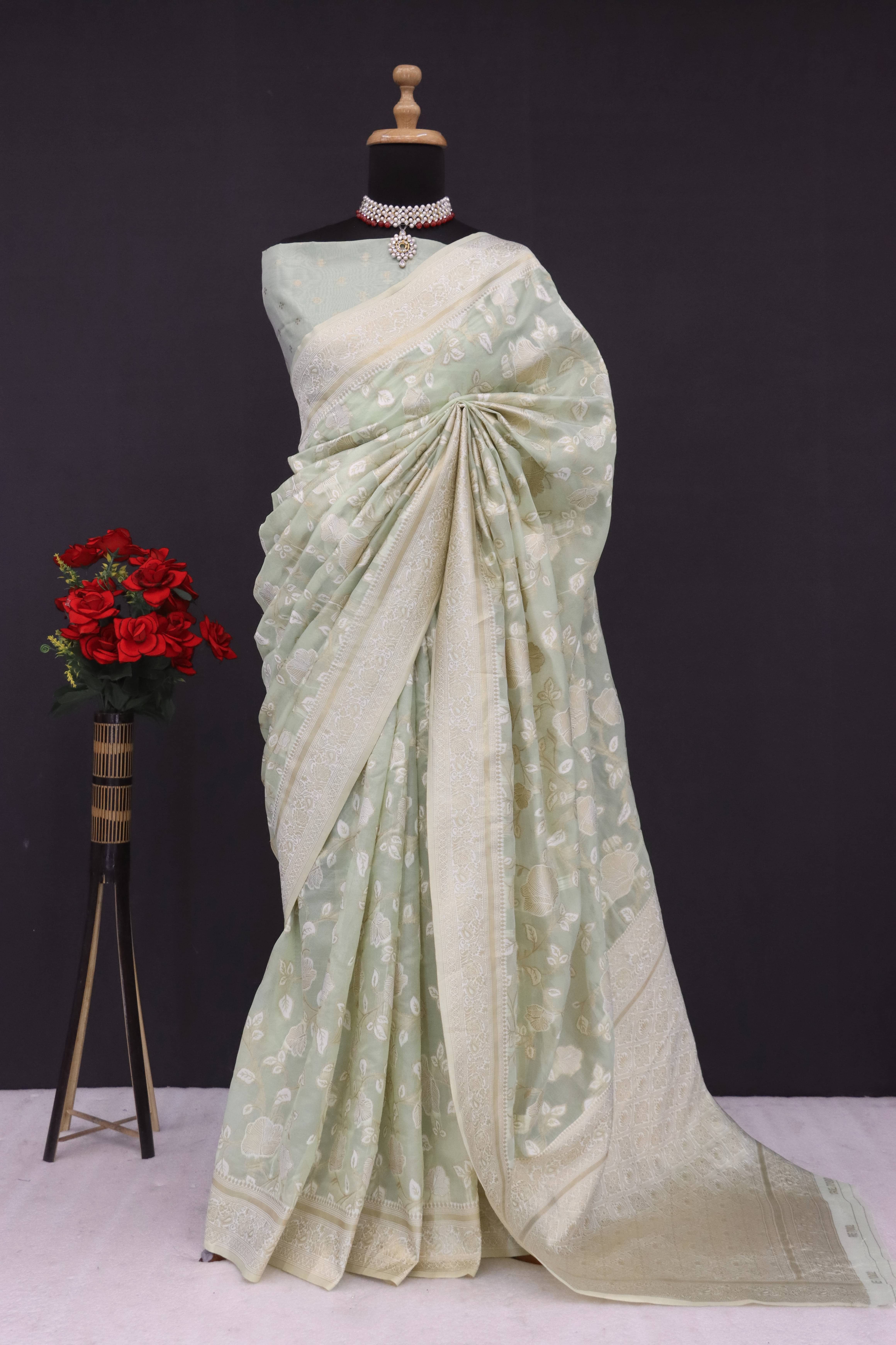     			SHIRODHARI Tissue Solid Saree With Unstitched Blouse Piece ( Light Green )