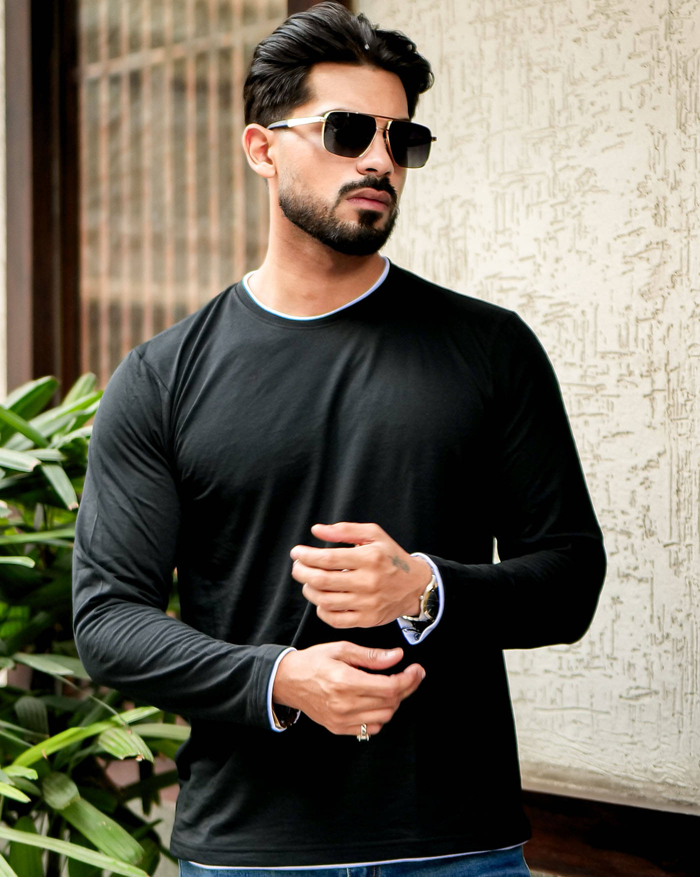     			ENITOR Men Cotton Blend Regular Fit Solid T-Shirt ( Black )