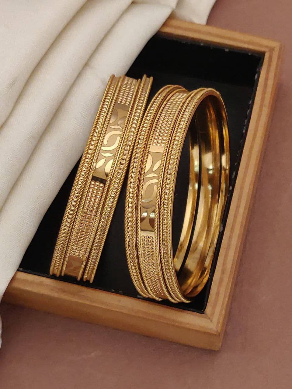 Shivay Fashion Gold Bangle ( Pack of 1 ) - Bangles & Bracelets | Buy online on ZillyBuy