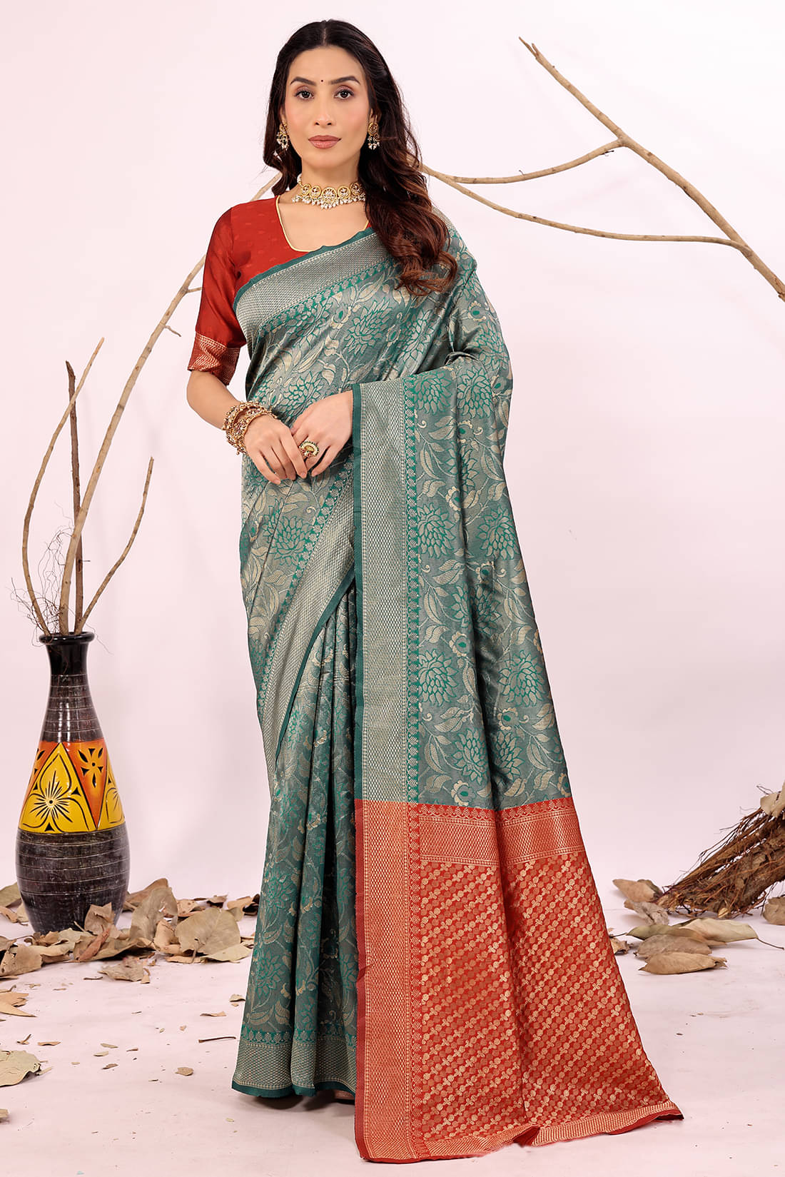 Vkaran Art Silk Solid Saree With Unstitched Blouse Piece ( Rama ) Vkaran Art Silk Solid Saree With Unstitched Blouse Piece ( Rama )
