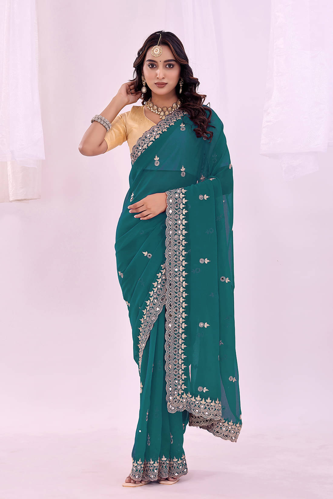 Vkaran Georgette Solid Saree With Unstitched Blouse Piece ( Rama ) Vkaran Georgette Solid Saree With Unstitched Blouse Piece ( Rama )