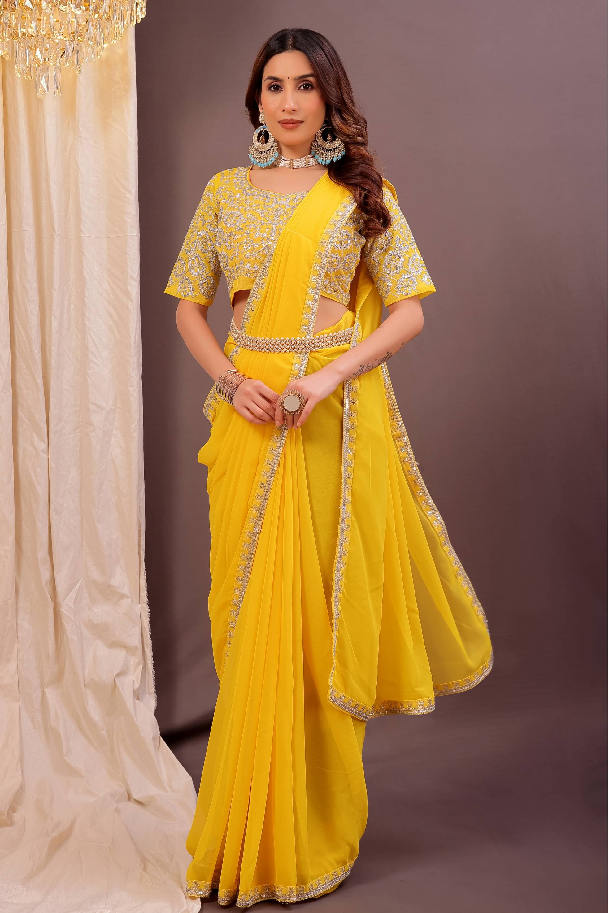     			Vkaran Georgette Solid Saree With Unstitched Blouse Piece ( Yellow )