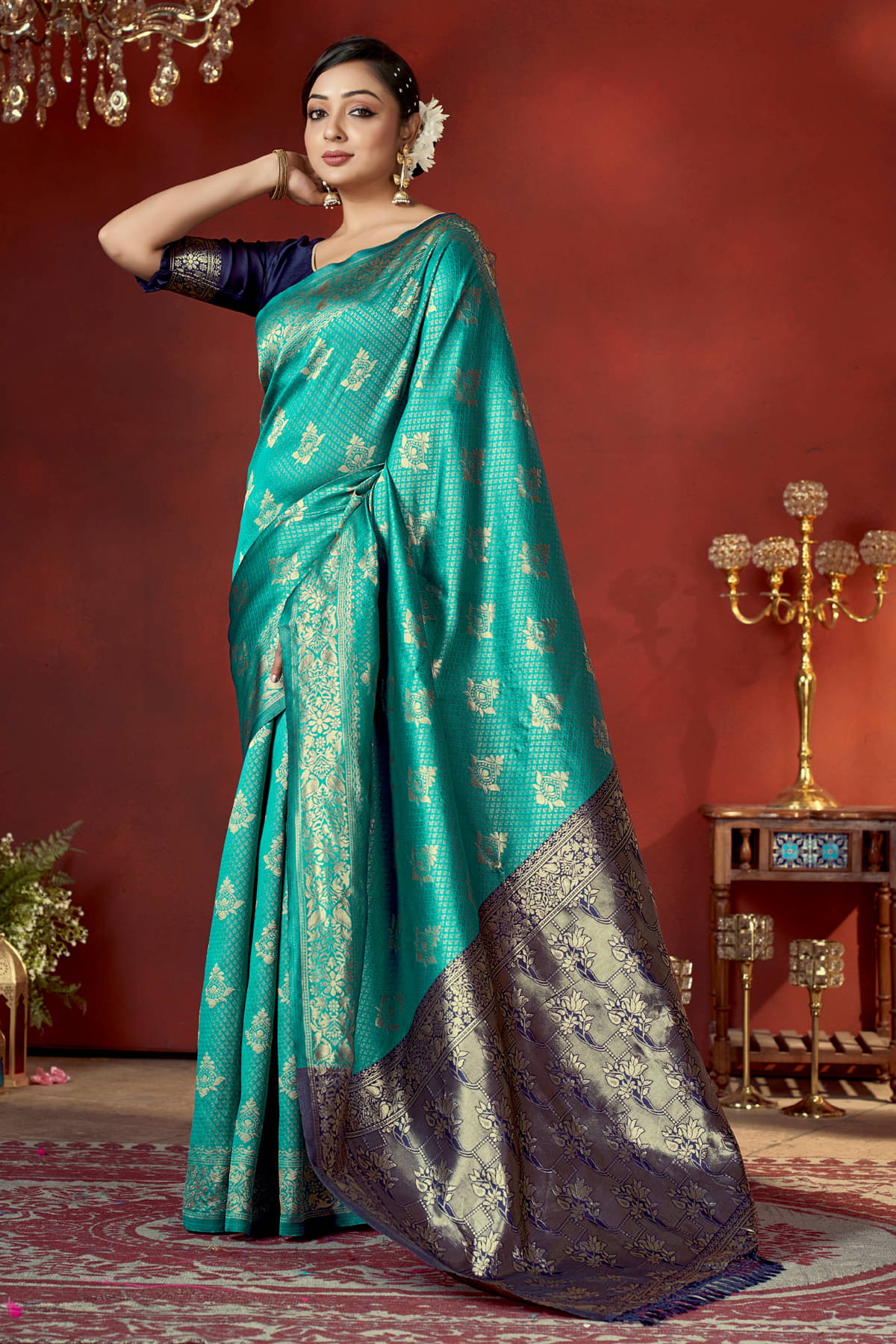     			Zumizo Silk Blend Woven Banarasi saree With Unstitched Blouse Piece ( Aqua Blue )