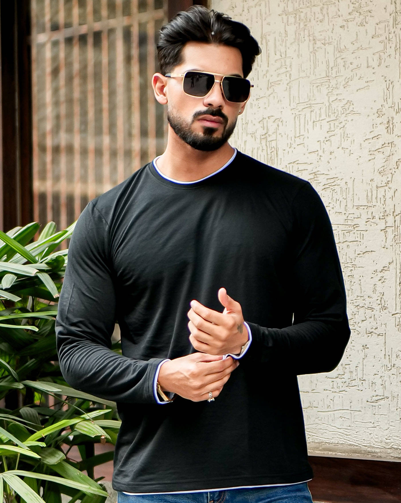 AOOSH Men Cotton Blend Regular Fit Solid T-Shirt ( Black ) AOOSH Men Cotton Blend Regular Fit Solid T-Shirt ( Black )