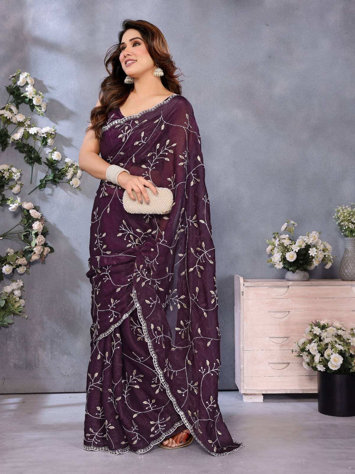     			DIKONA DESIGNER Zimmy Choo Embroidered Kashmiri Kani Saree With Unstitched Blouse Piece ( Wine )
