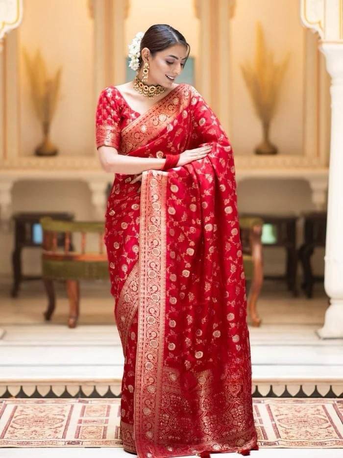     			JINAL & JINAL Silk Blend Woven Banarasi saree With Unstitched Blouse Piece ( Red )