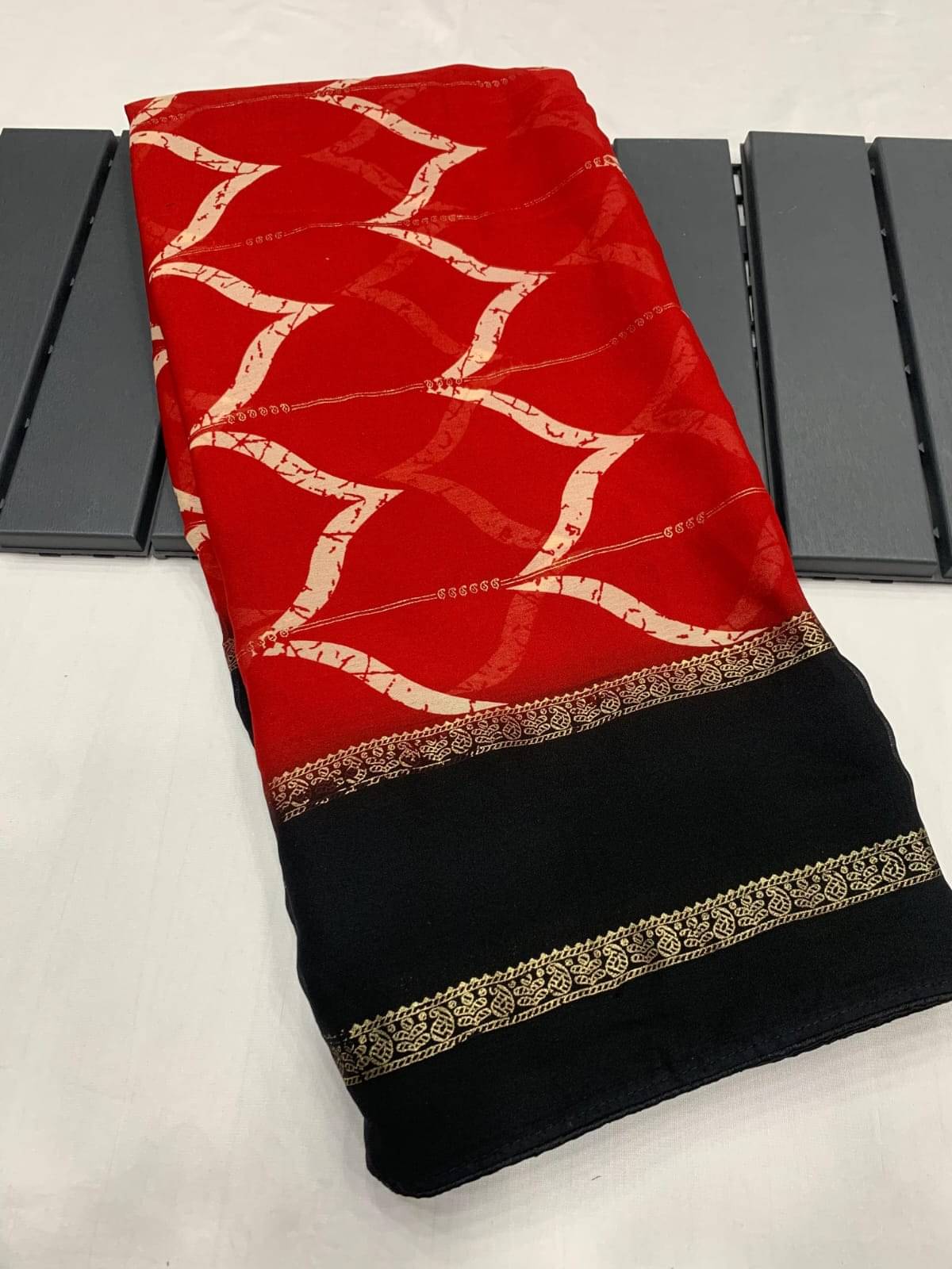 VAANISRI Crepe Printed Bandhani Sarees With Unstitched Blouse Piece ( Red ) VAANISRI Crepe Printed Bandhani Sarees With Unstitched Blouse Piece ( Red )