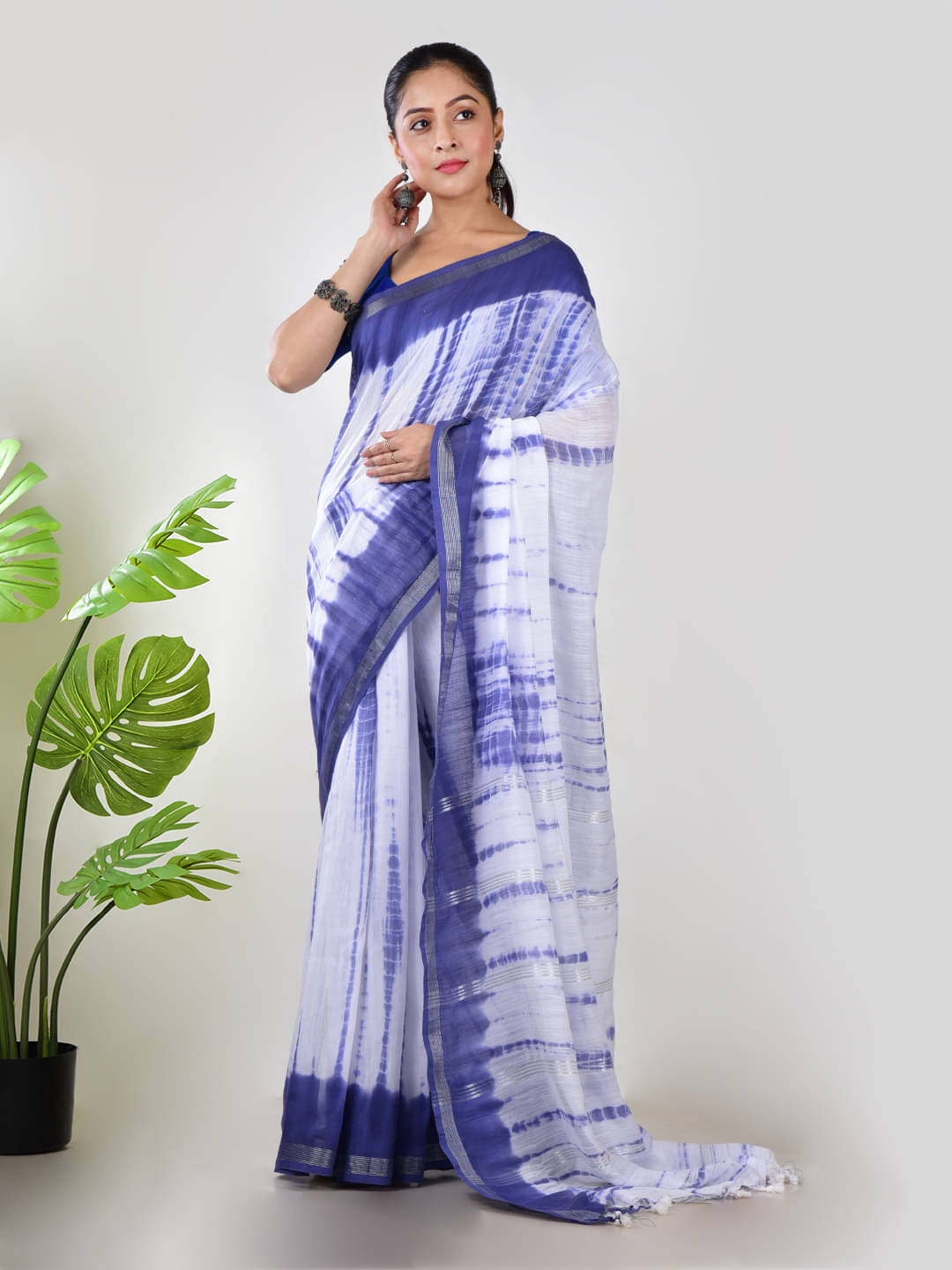 Aakar Cotton Self Design Saree Without Blouse Piece ( Blue ) Aakar Cotton Self Design Saree Without Blouse Piece ( Blue )