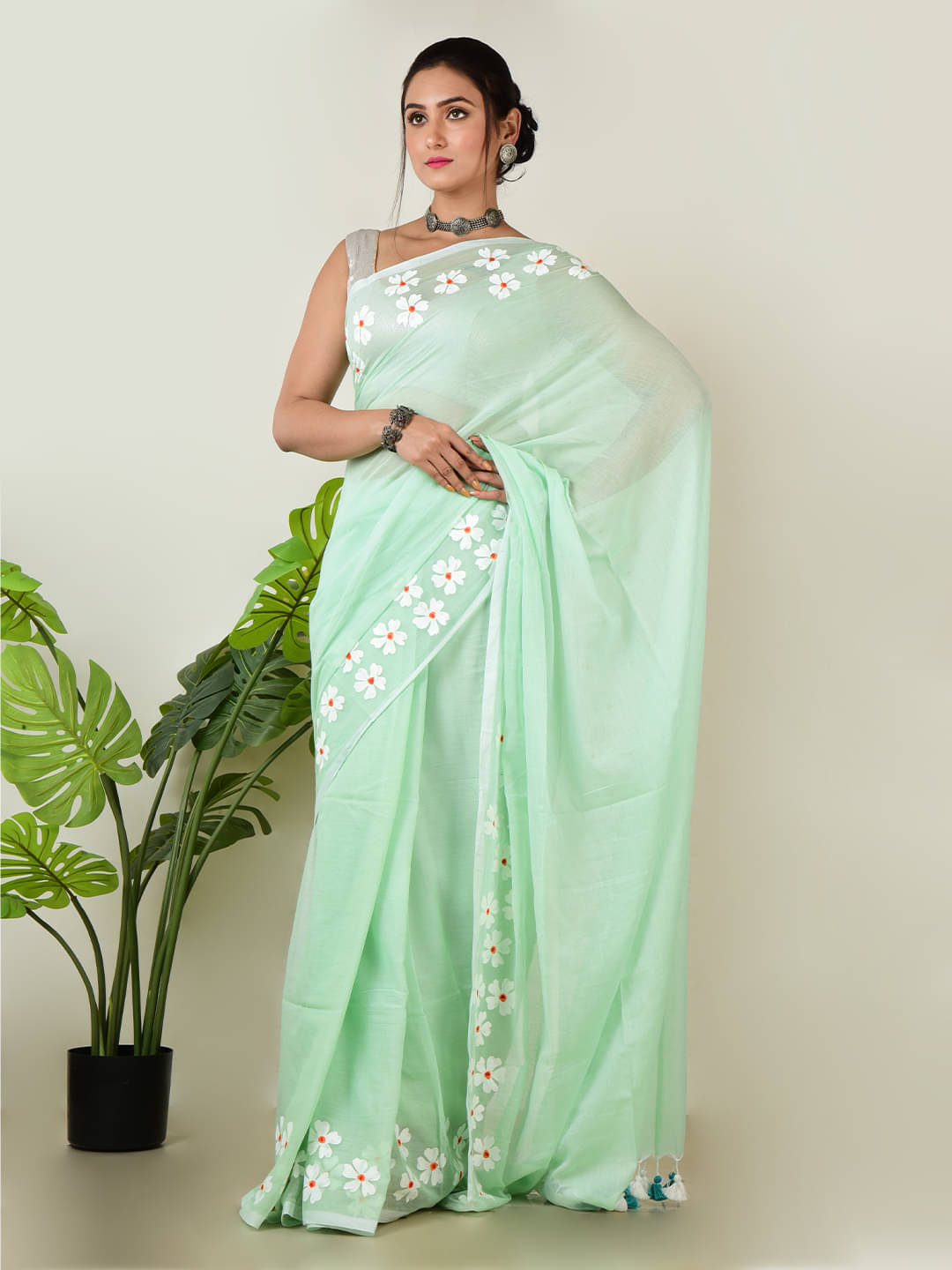     			Aakar Cotton Self Design Saree Without Blouse Piece ( Green )