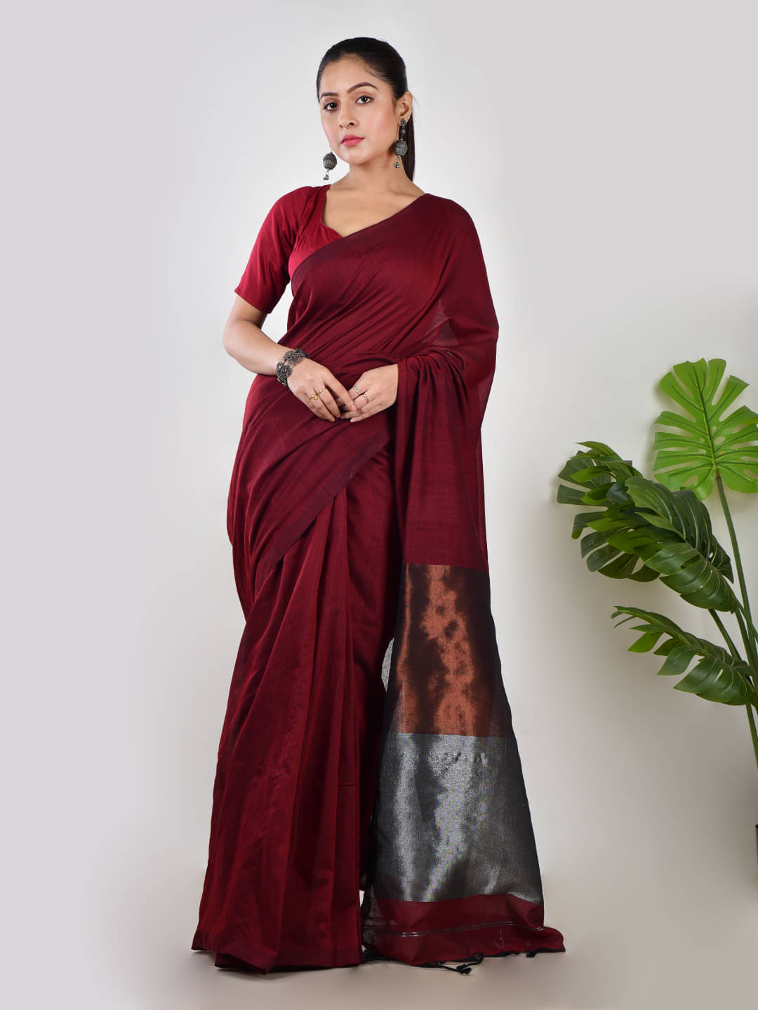     			Aakar Cotton Self Design Saree Without Blouse Piece ( Maroon )