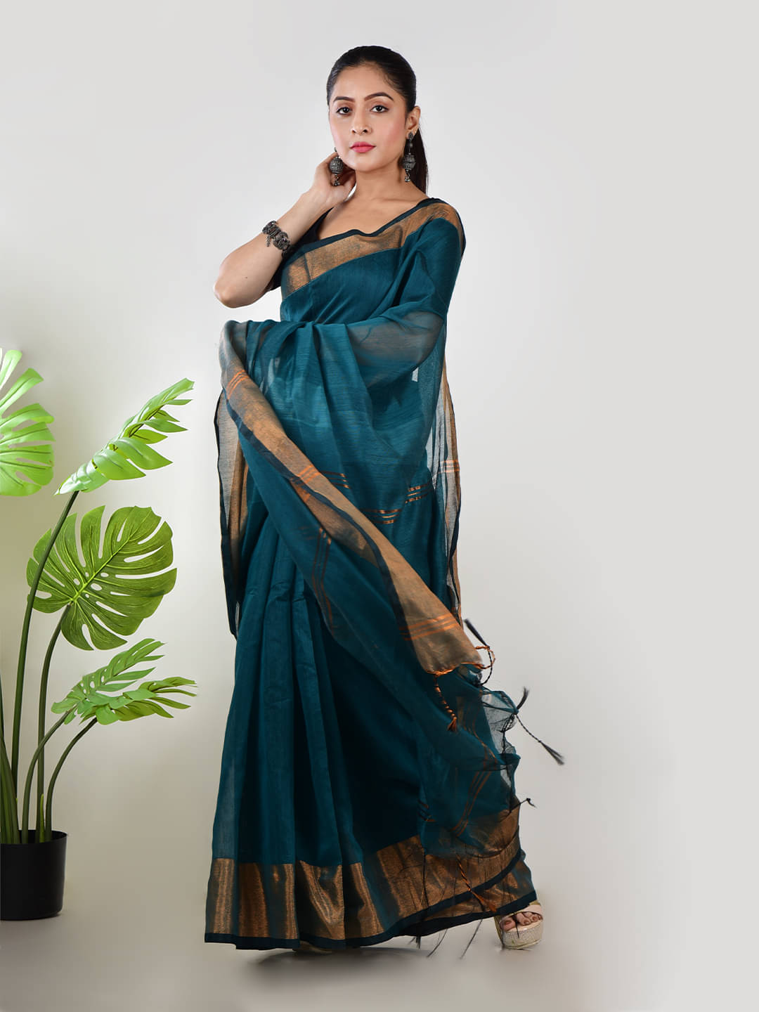 Aakar Linen Self Design Saree Without Blouse Piece ( Turquoise ) Aakar Linen Self Design Saree Without Blouse Piece ( Turquoise )