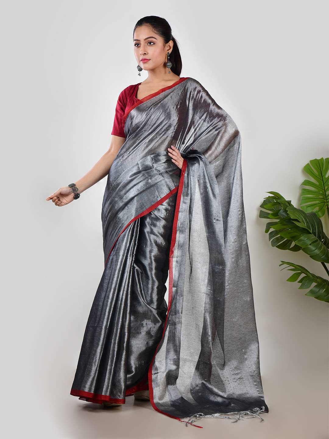 Aakar Tissue Self Design Saree With Unstitched Blouse Piece ( Silver ) Aakar Tissue Self Design Saree With Unstitched Blouse Piece ( Silver )