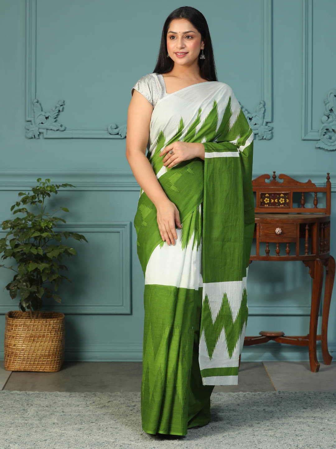     			Baloobi Cotton Blend Printed Saree With Unstitched Blouse Piece ( White,Green )
