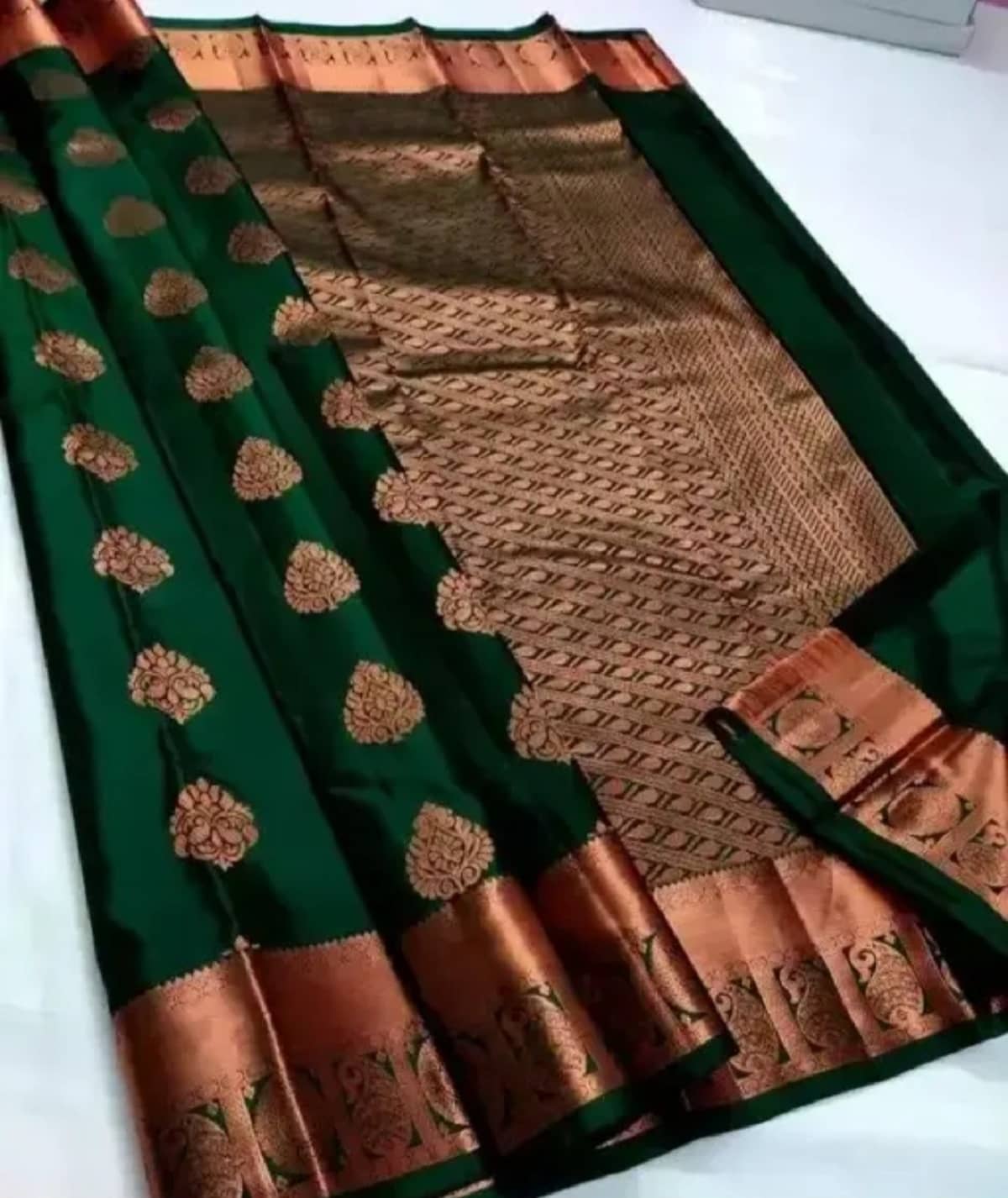 Gazal Fashions Silk Woven Banarasi saree With Unstitched Blouse Piece ( Green ) - Sarees | Buy online on ZillyBuy