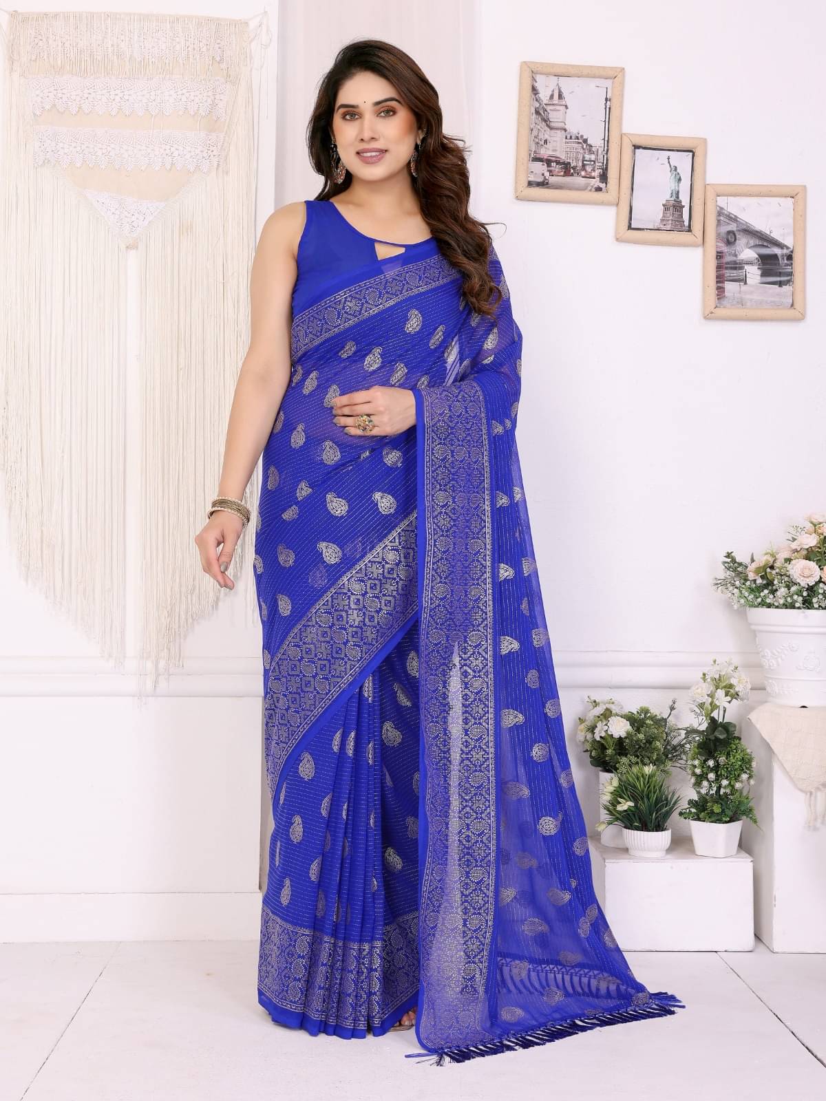     			SARIK  FASHION Georgette Solid Maheshwari Saree With Unstitched Blouse Piece ( Navy Blue )