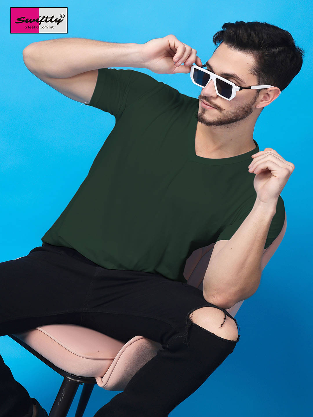     			SWIFTLY Men Cotton Regular Fit Solid T-Shirt ( Green )