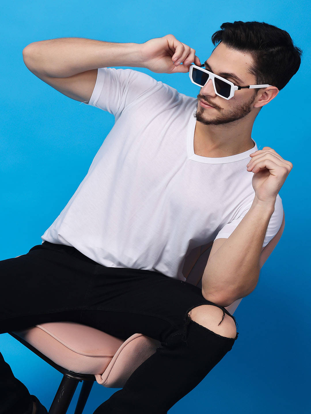 SWIFTLY Men Cotton Regular Fit Solid T-Shirt ( White )     			SWIFTLY Men Cotton Regular Fit Solid T-Shirt ( White )