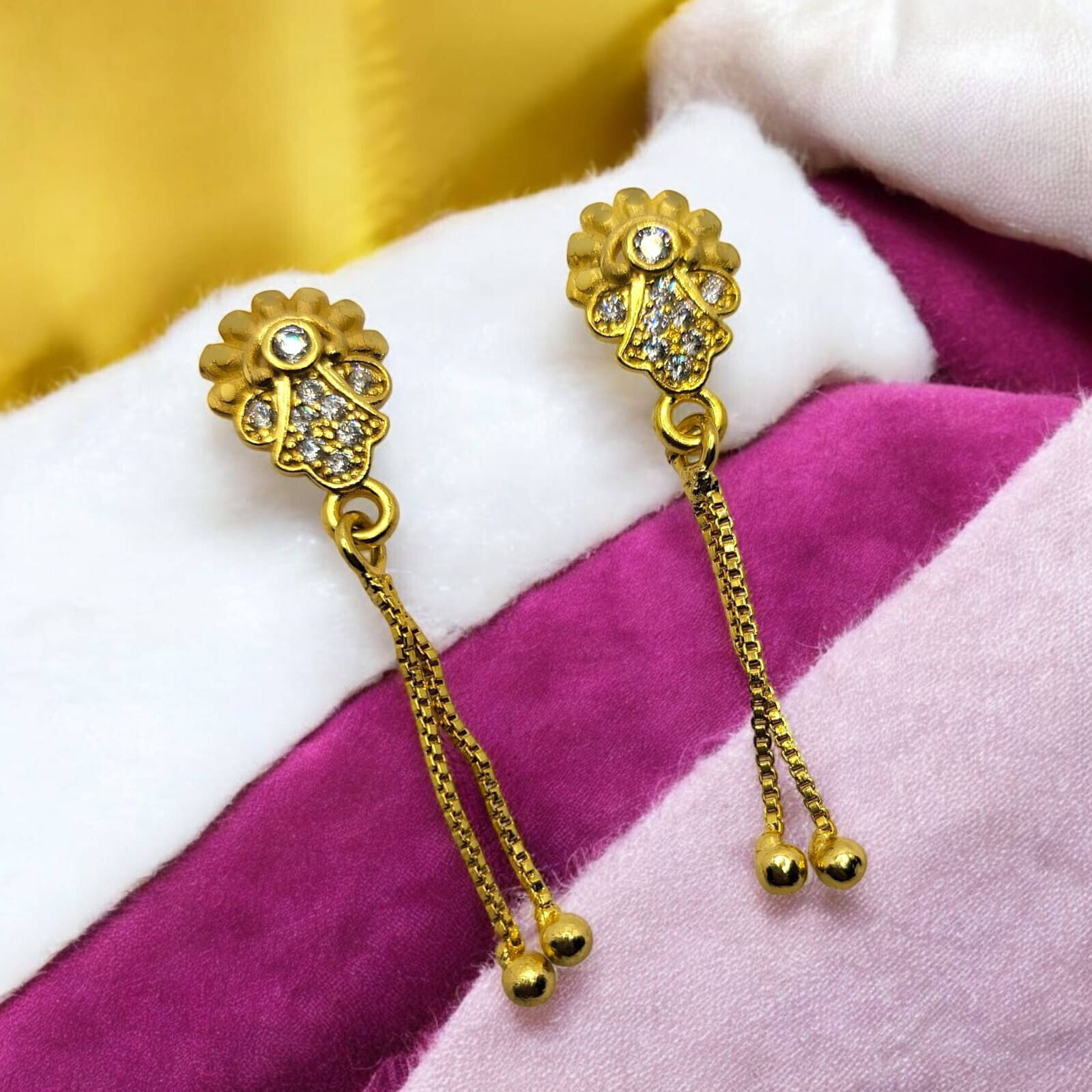     			Shree Ju Gold Danglers Earrings ( Pack of 1 )