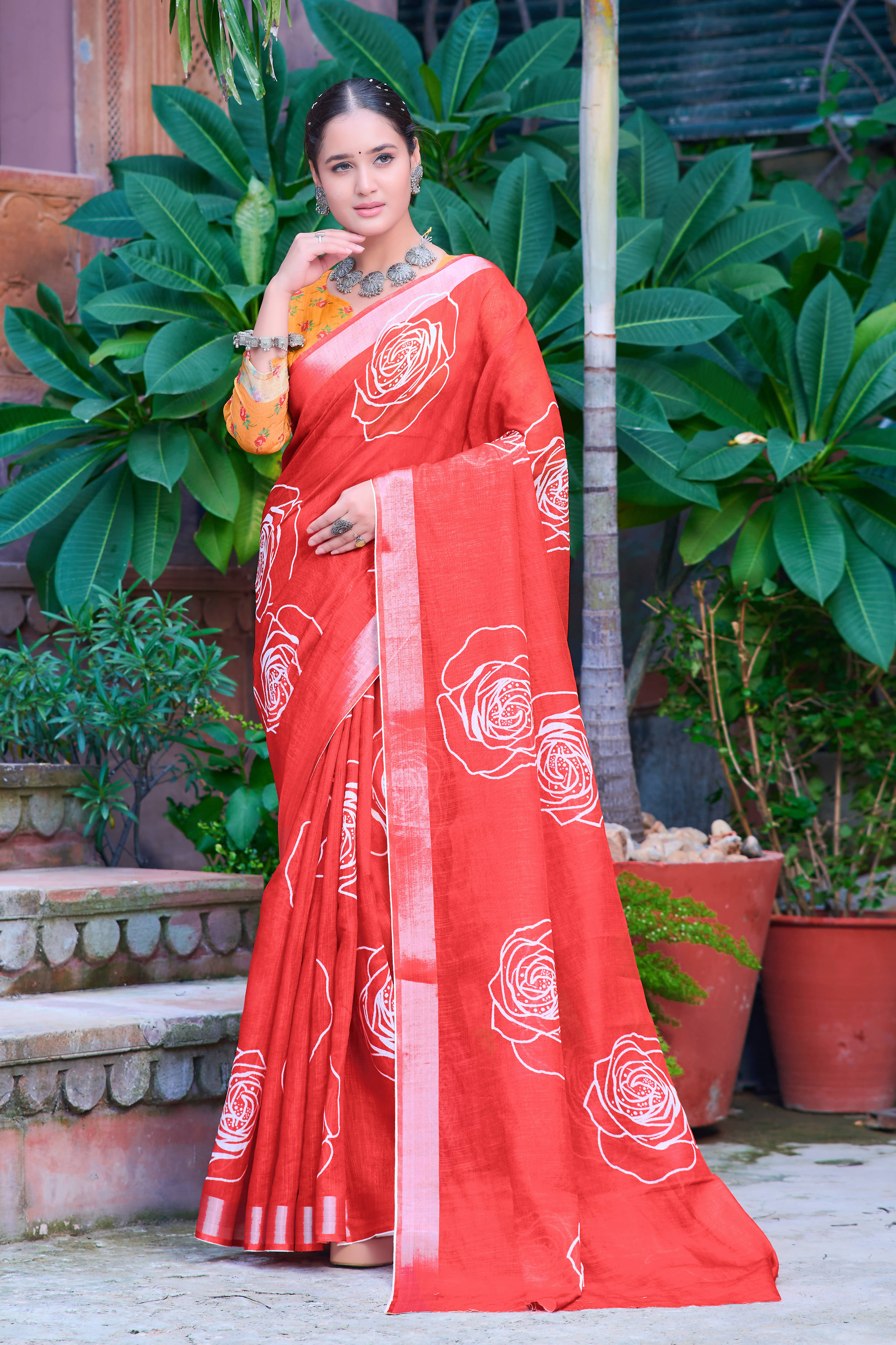 Sidhidata Cotton Blend Printed Saree With Unstitched Blouse Piece ( Red ) Sidhidata Cotton Blend Printed Saree With Unstitched Blouse Piece ( Red )