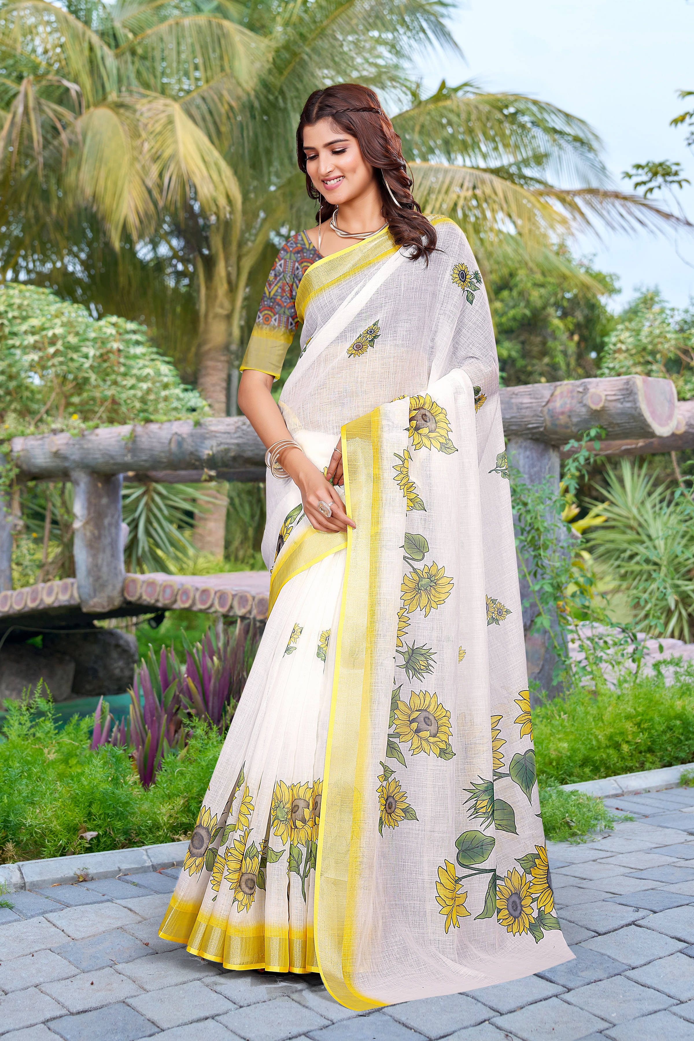 Sidhidata Cotton Blend Printed Saree With Unstitched Blouse Piece ( Cream ) Sidhidata Cotton Blend Printed Saree With Unstitched Blouse Piece ( Cream )