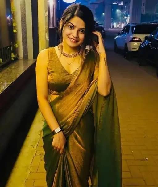 Zumizo Zimmy Choo Self Design Saree With Unstitched Blouse Piece ( Gold ) Zumizo Zimmy Choo Self Design Saree With Unstitched Blouse Piece ( Gold )