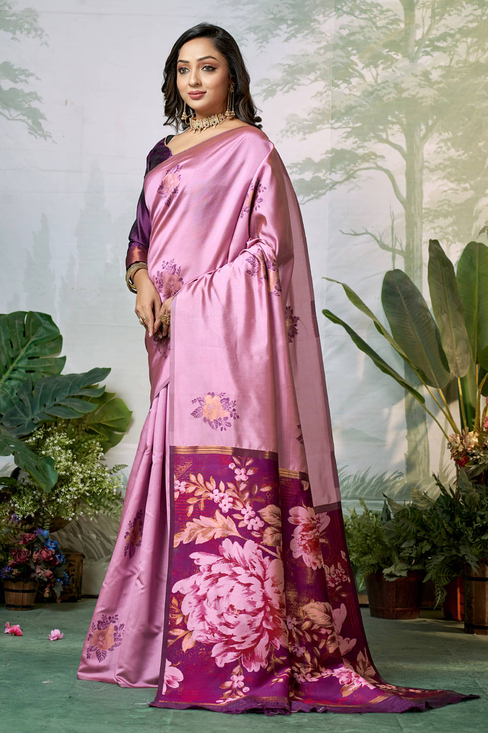 Zumizo Silk Blend Woven Banarasi saree With Unstitched Blouse Piece ( Pink ) Zumizo Silk Blend Woven Banarasi saree With Unstitched Blouse Piece ( Pink )