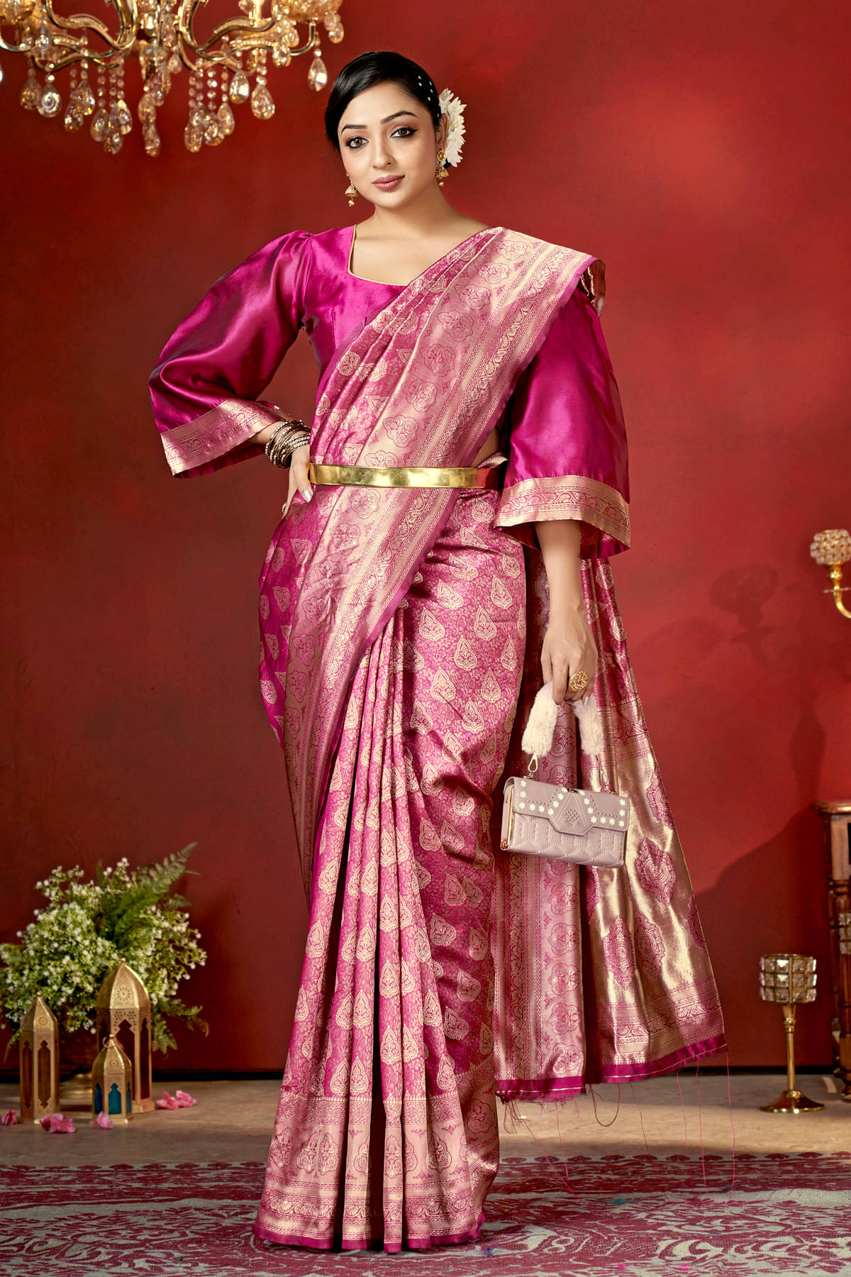     			Zumizo Silk Blend Woven Banarasi saree With Unstitched Blouse Piece ( Pink )