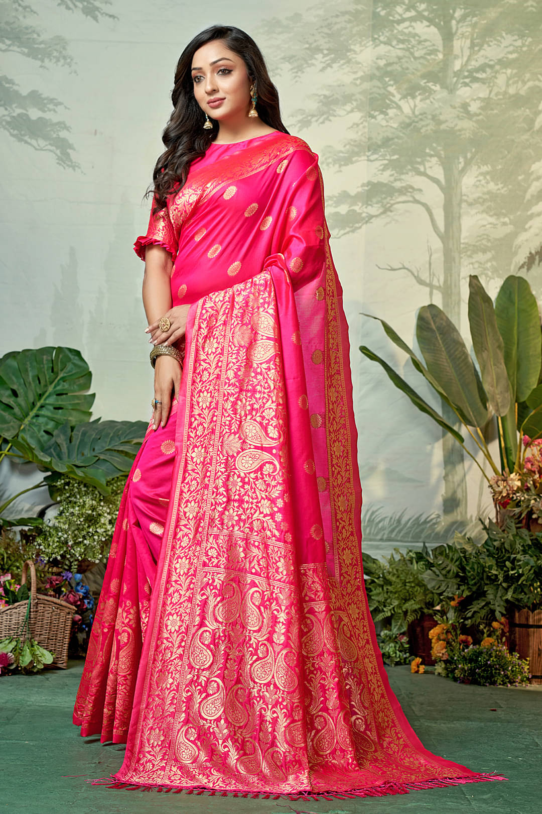     			Zumizo Silk Blend Woven Banarasi saree With Unstitched Blouse Piece ( Pink )