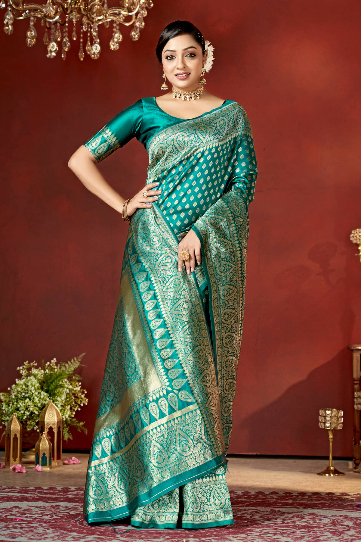     			Zumizo Silk Blend Woven Banarasi saree With Unstitched Blouse Piece ( Green )