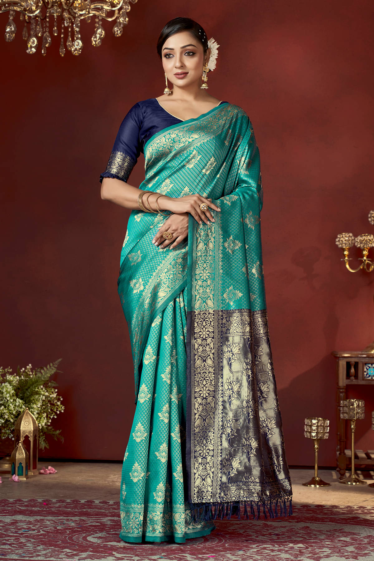     			Zumizo Silk Blend Woven Banarasi saree With Unstitched Blouse Piece ( Aqua Blue )