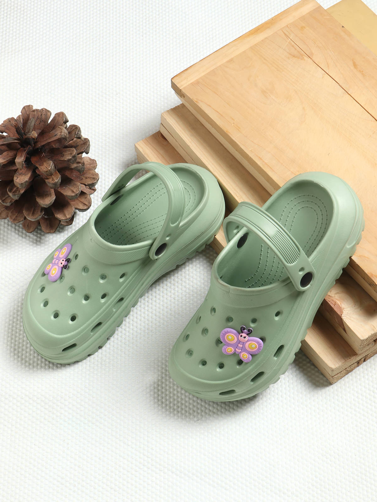     			ARVOK Olive Women's Clogs