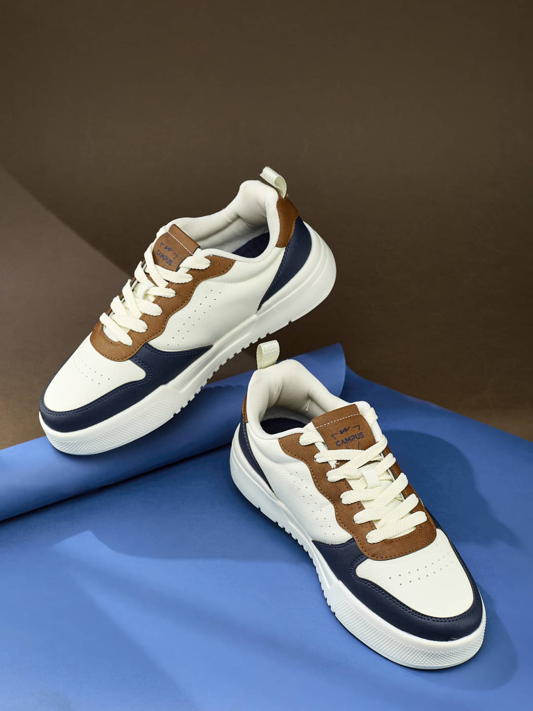     			Campus AVENUE Off white Men's Sneakers