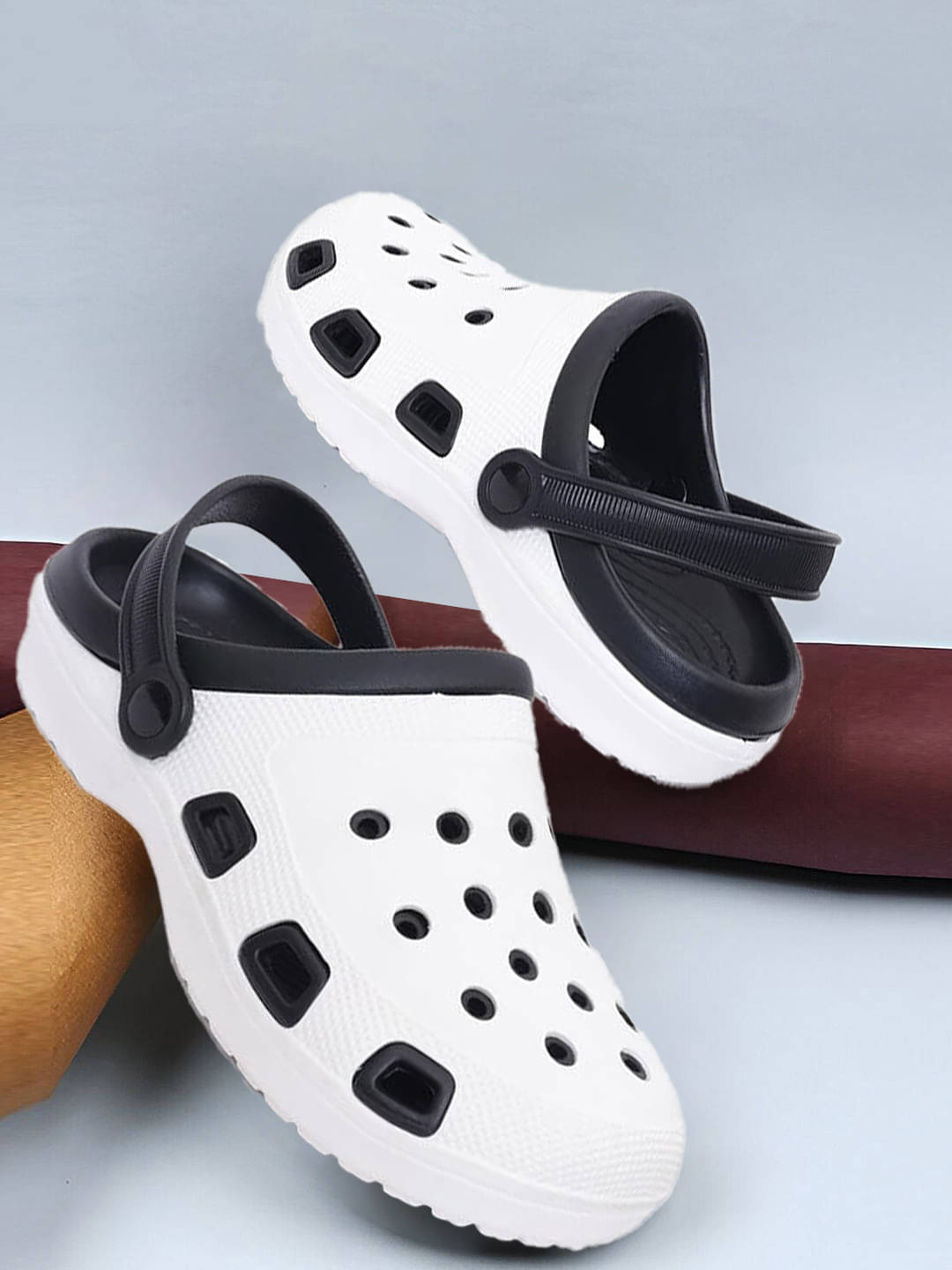     			Clymb White Men's Daily Slipper