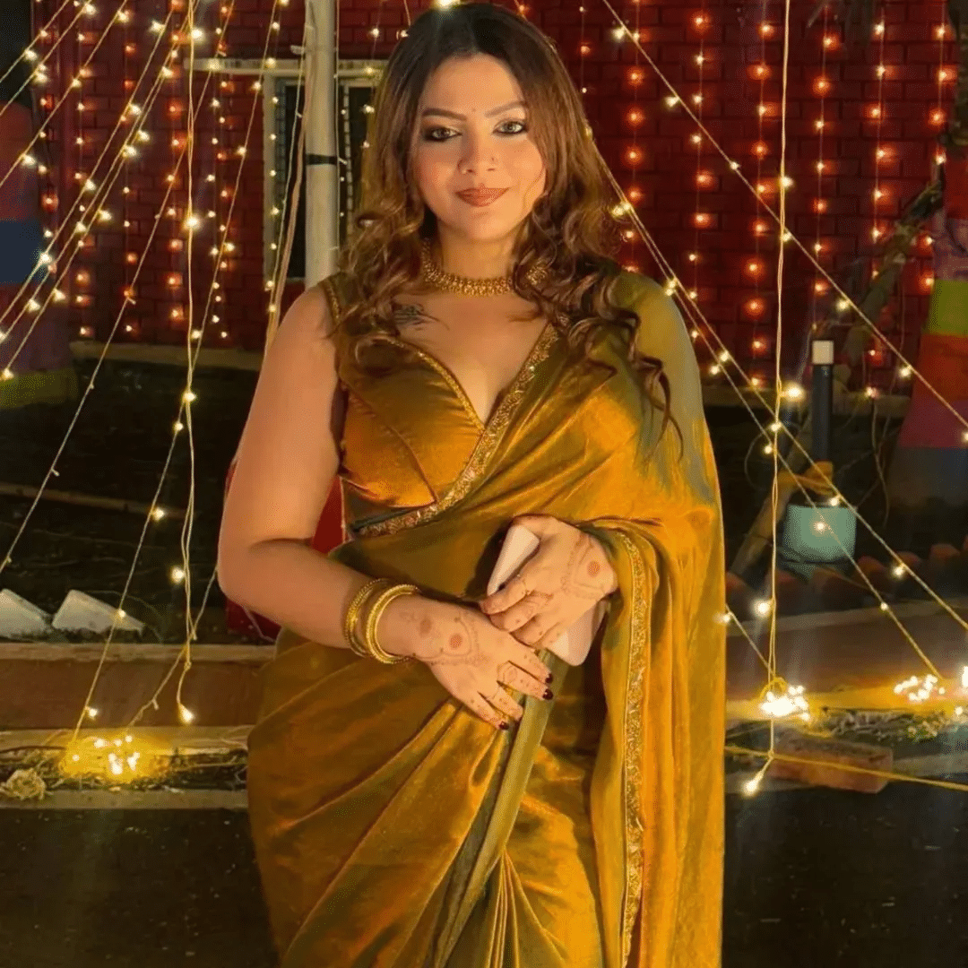 DEBRIS FAB Zimmy Choo Self Design Saree With Unstitched Blouse Piece ( Gold ) DEBRIS FAB Zimmy Choo Self Design Saree With Unstitched Blouse Piece ( Gold )