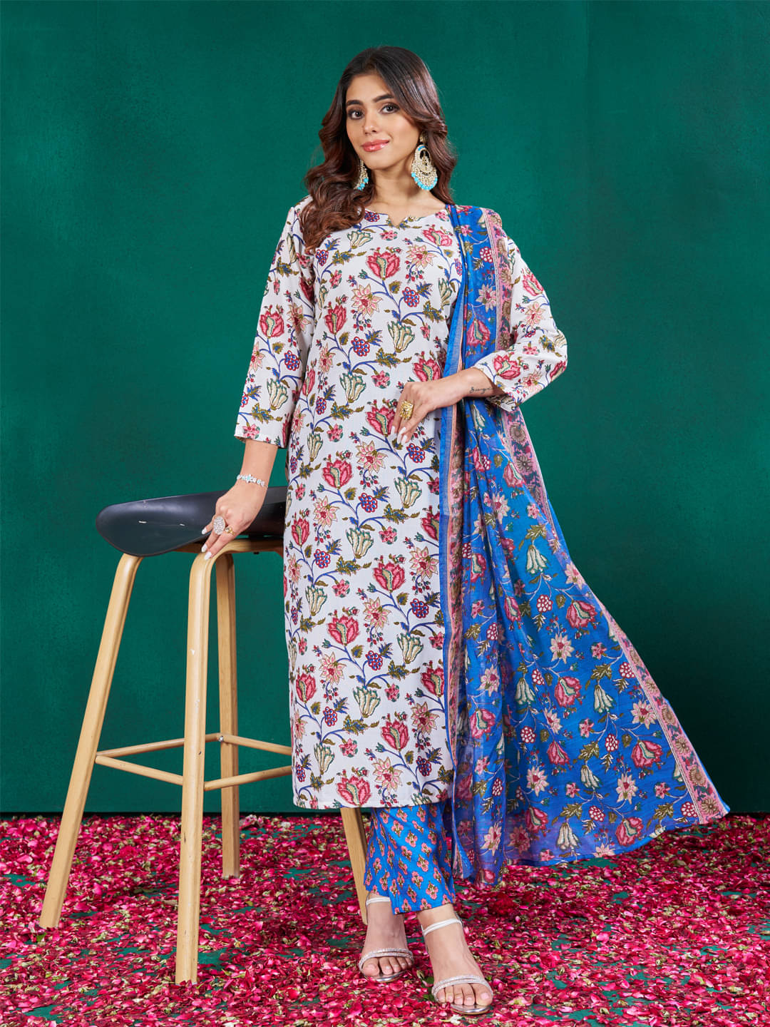     			JULEE Women Cotton Blend Printed Straight Kurti With Pants ( White )