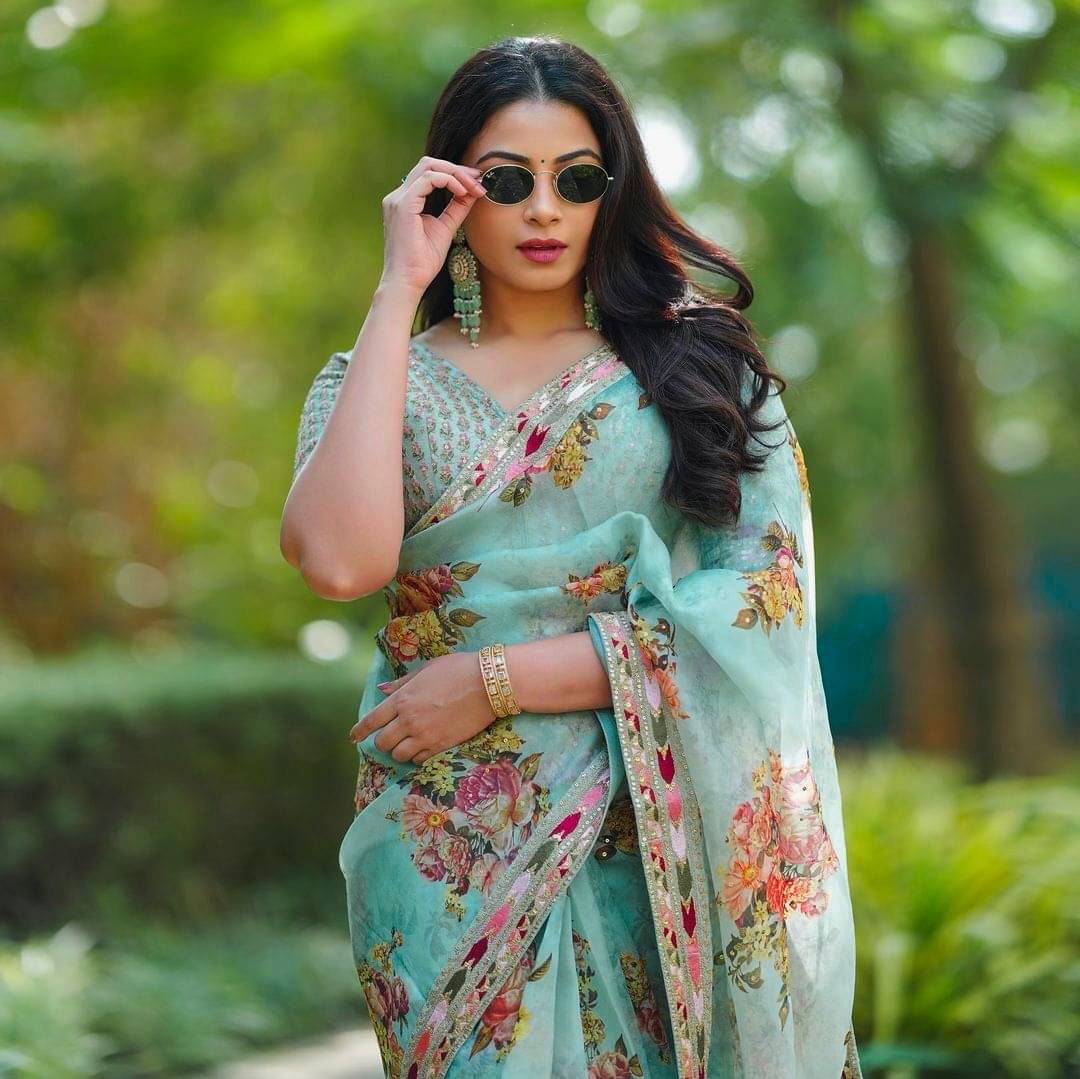 Prazvika Organza Printed Chanderi saree With Unstitched Blouse Piece ( Green ) Prazvika Organza Printed Chanderi saree With Unstitched Blouse Piece ( Green )
