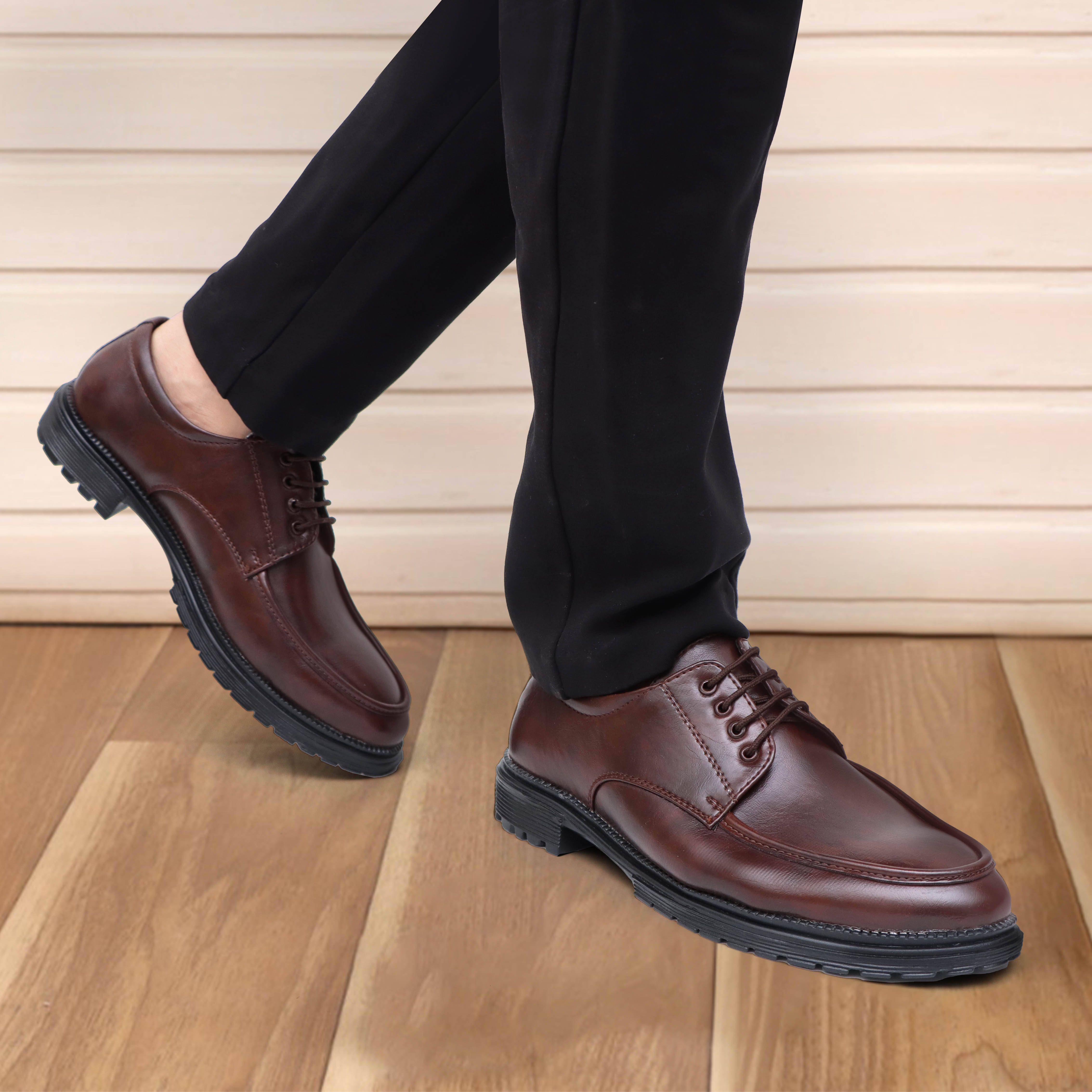     			SHUAN Brown Men's Derby Formal Shoes